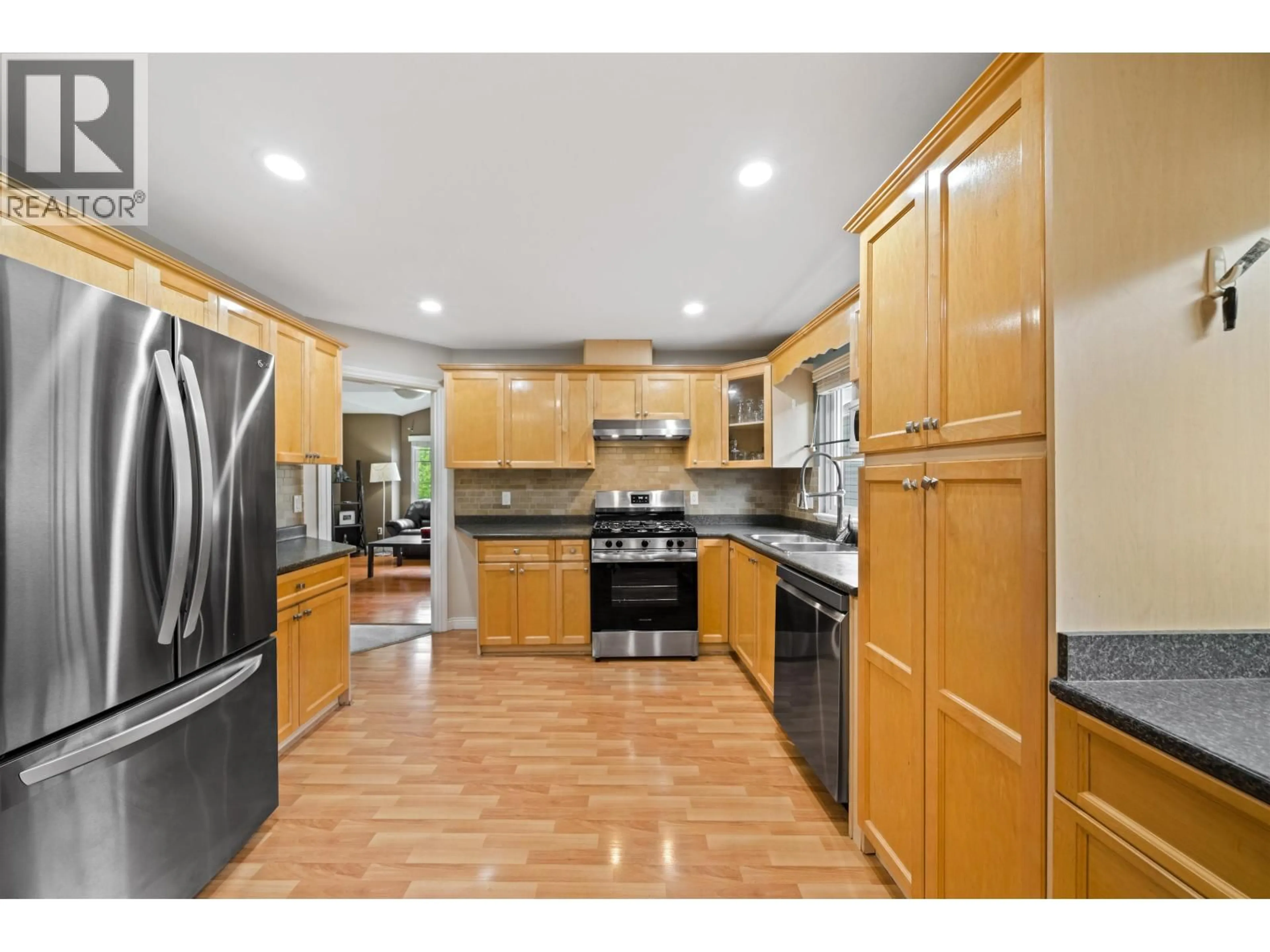 Open concept kitchen, ceramic/tile floor for 11597 240 STREET, Maple Ridge British Columbia V2W1A3
