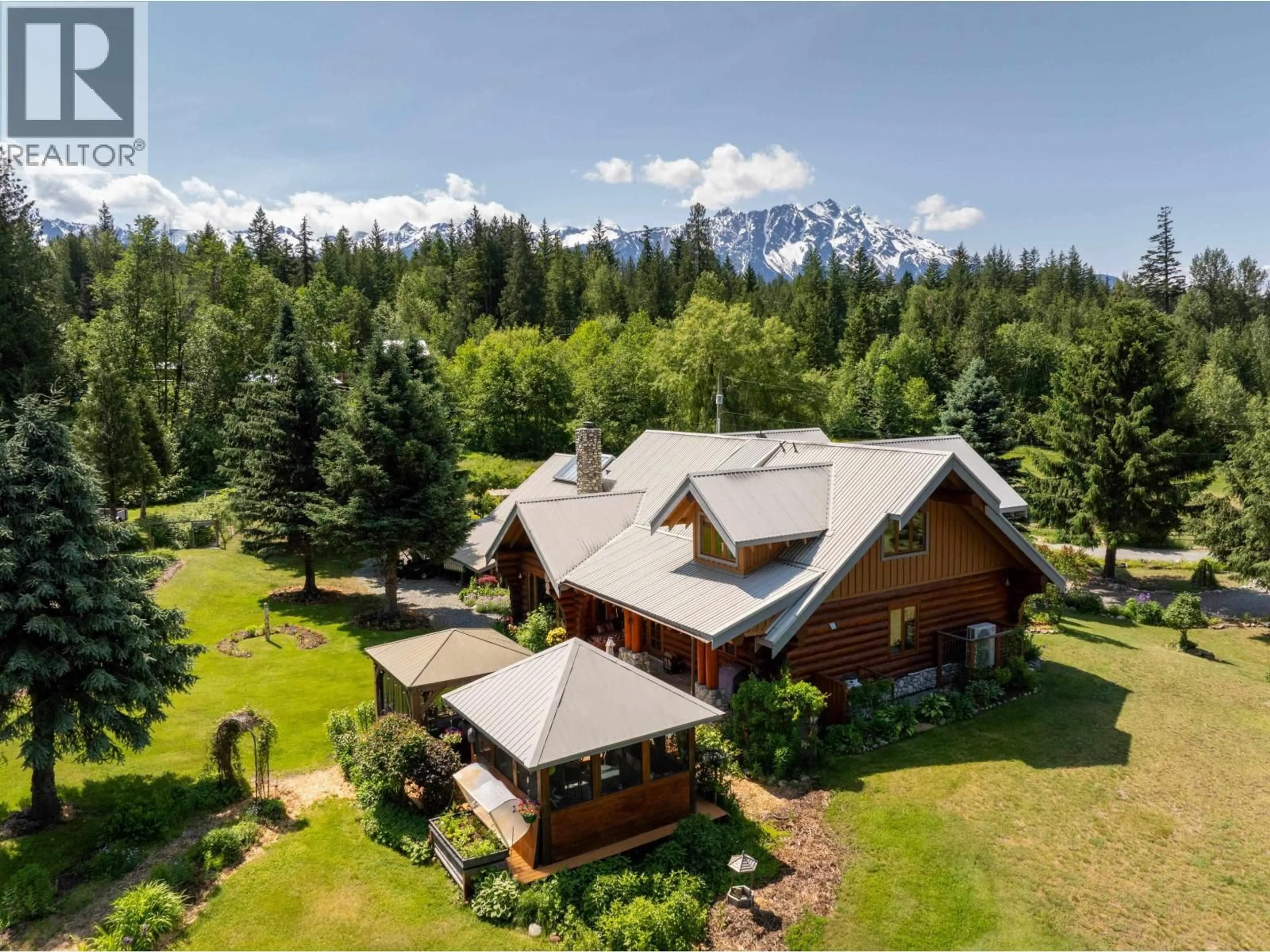 A pic from outside/outdoor area/front of a property/back of a property/a pic from drone, mountain view for 7744 OWL RIDGE ROAD, Mount Currie British Columbia V0N2K0