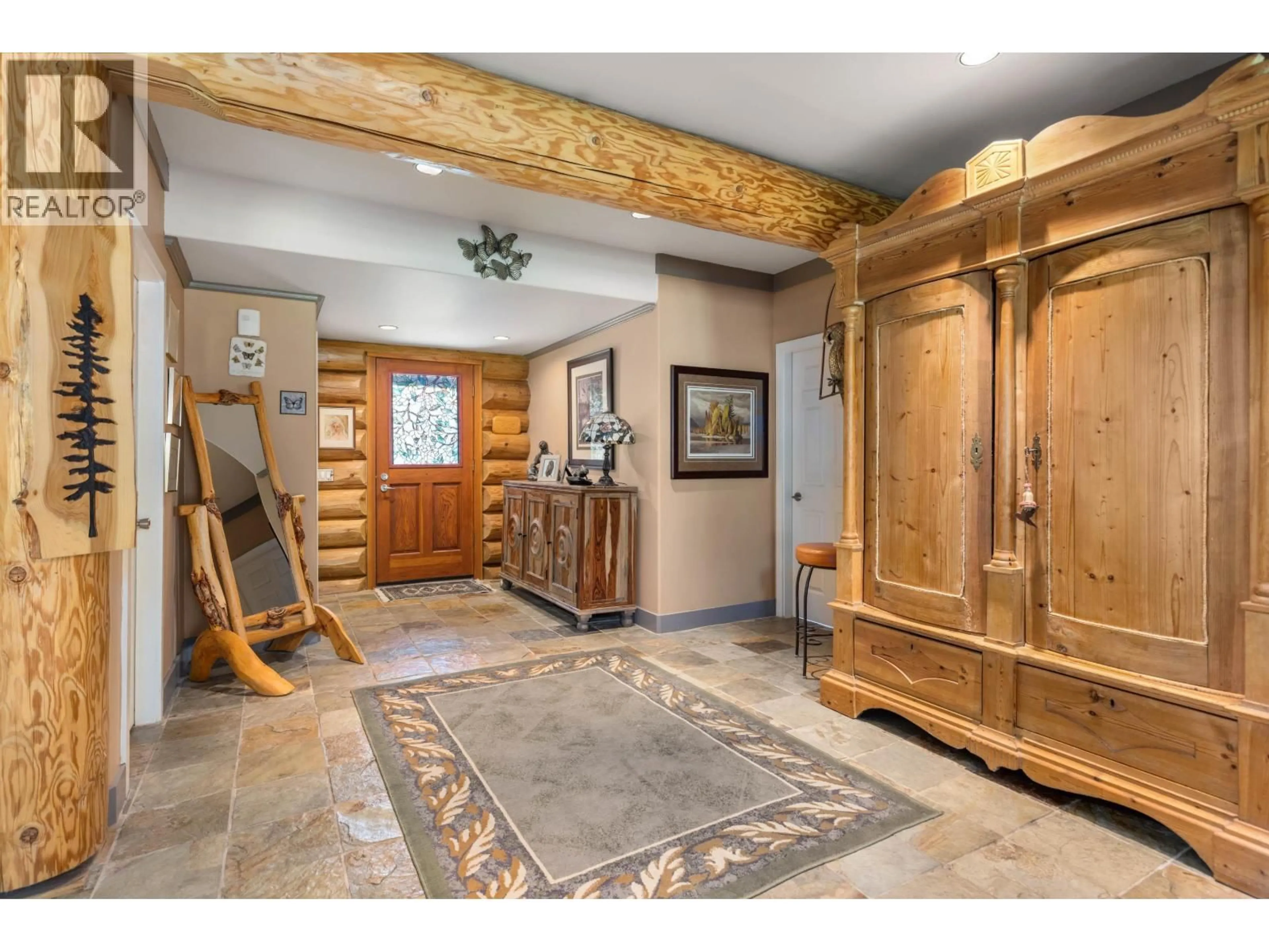 Indoor foyer for 7744 OWL RIDGE ROAD, Mount Currie British Columbia V0N2K0