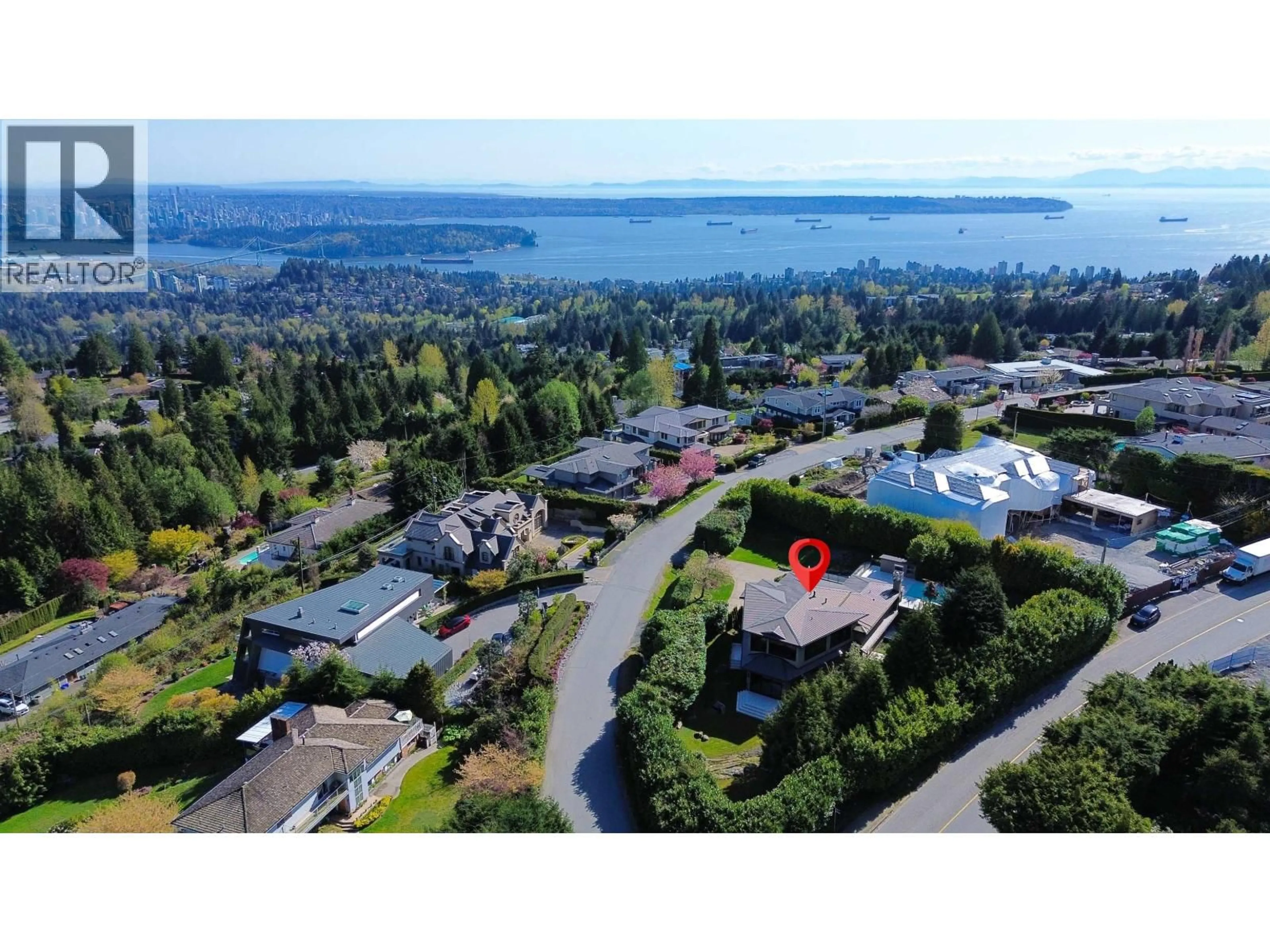 A pic from outside/outdoor area/front of a property/back of a property/a pic from drone, water/lake/river/ocean view for 1109 HILLSIDE ROAD, West Vancouver British Columbia V7S2G3