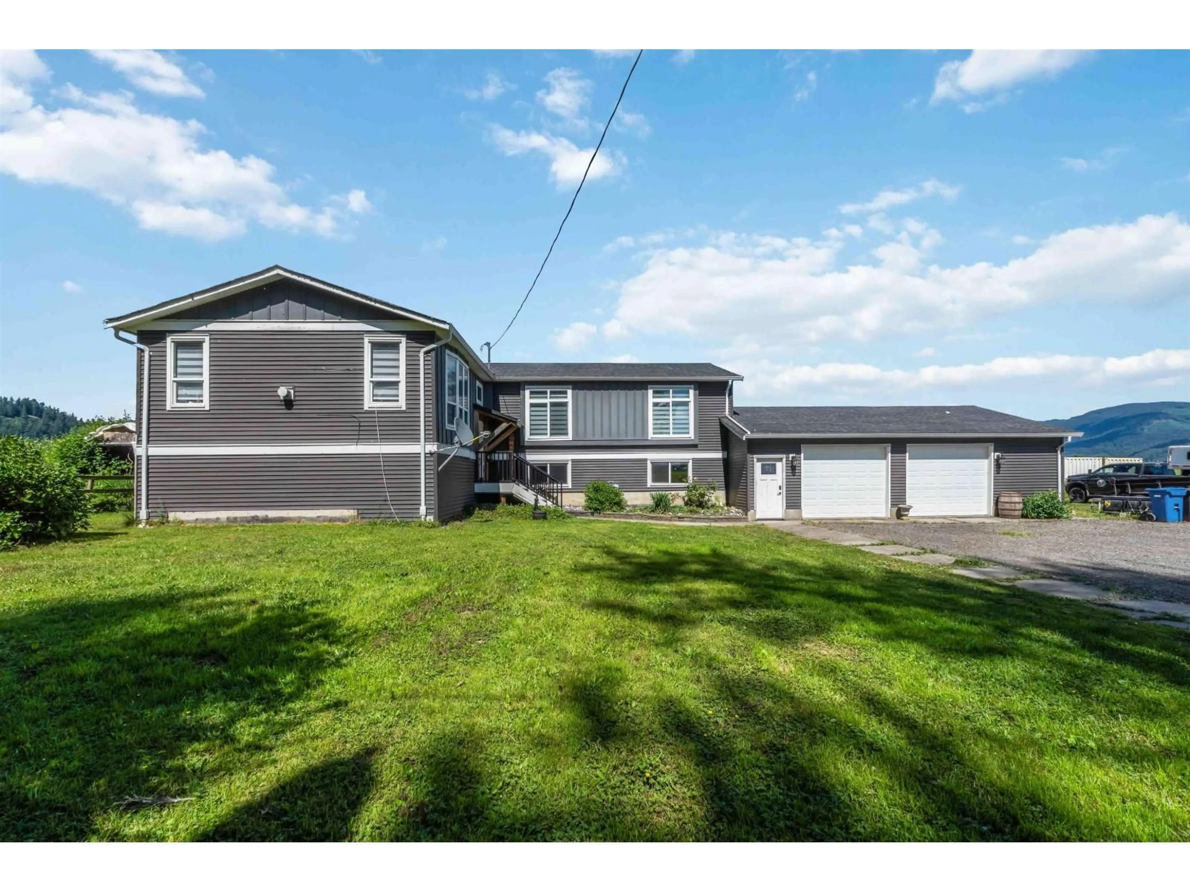 A pic from outside/outdoor area/front of a property/back of a property/a pic from drone, street for 7310 KELLEHER STREET, Abbotsford British Columbia V3G1N2
