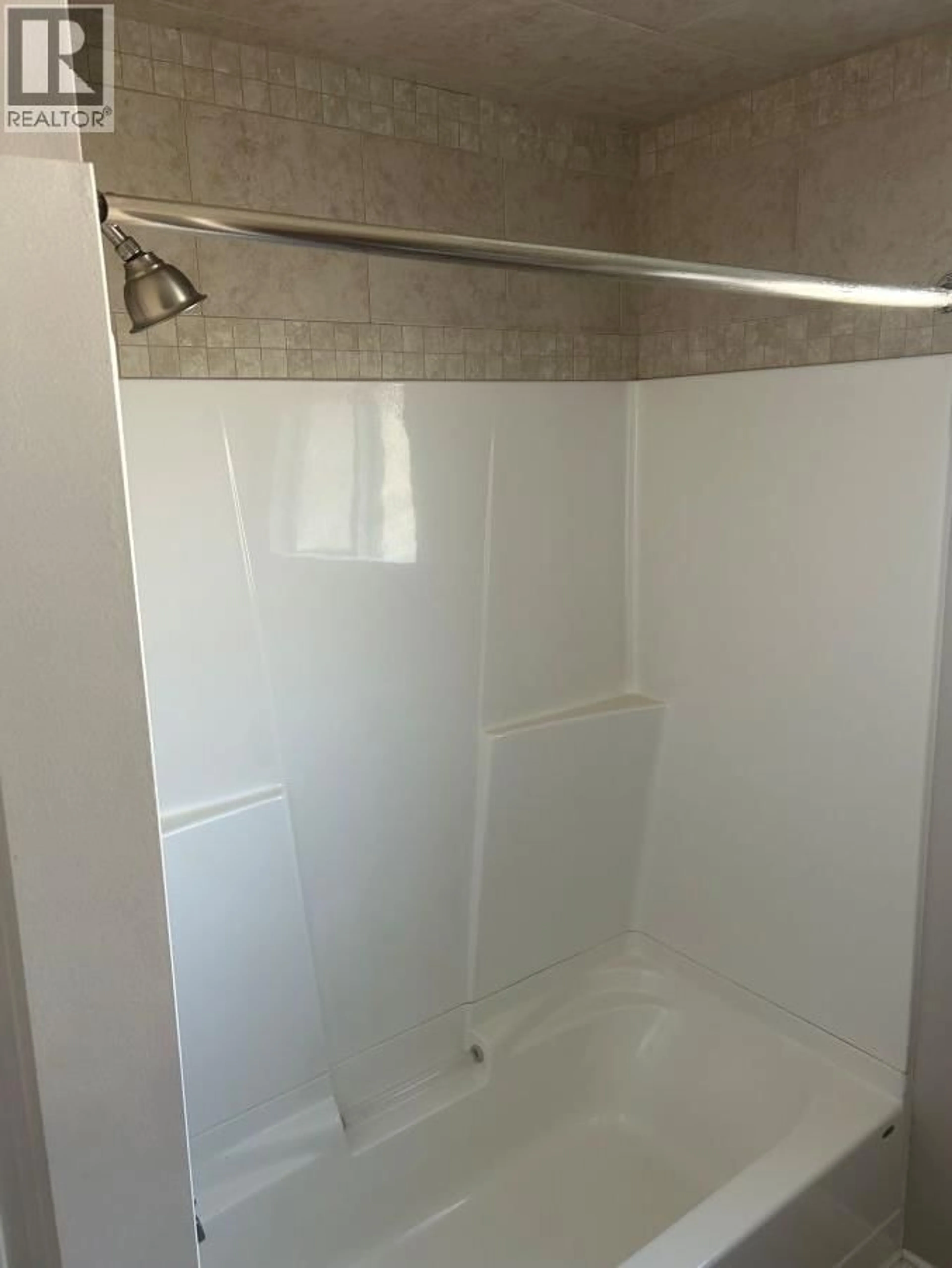 Standard bathroom, ceramic/tile floor for 373 NICHOLSON STREET, Prince George British Columbia V2M3L8