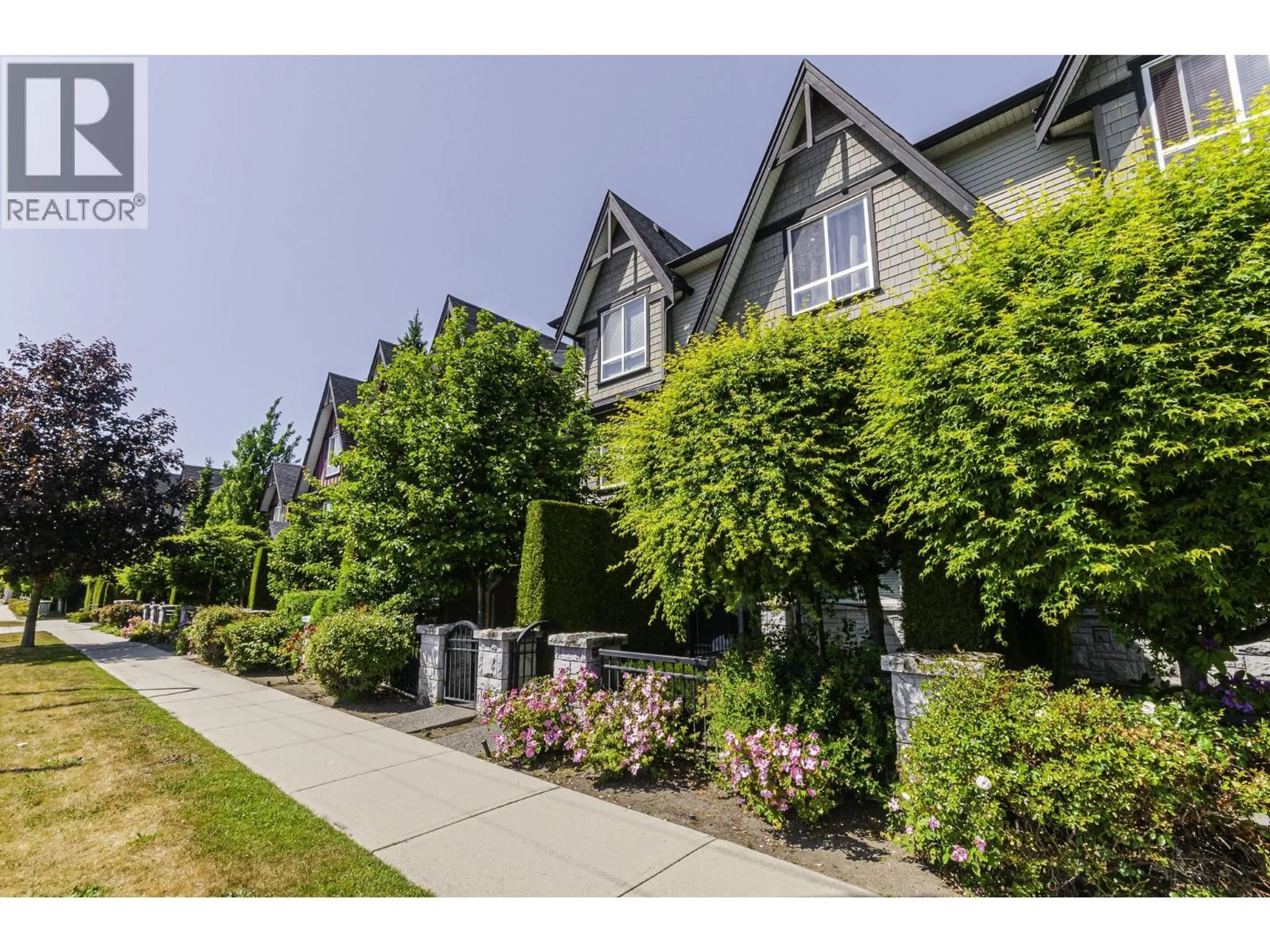 A pic from outside/outdoor area/front of a property/back of a property/a pic from drone, street for 6 - 8699 WILLIAMS ROAD, Richmond British Columbia V7A1G7