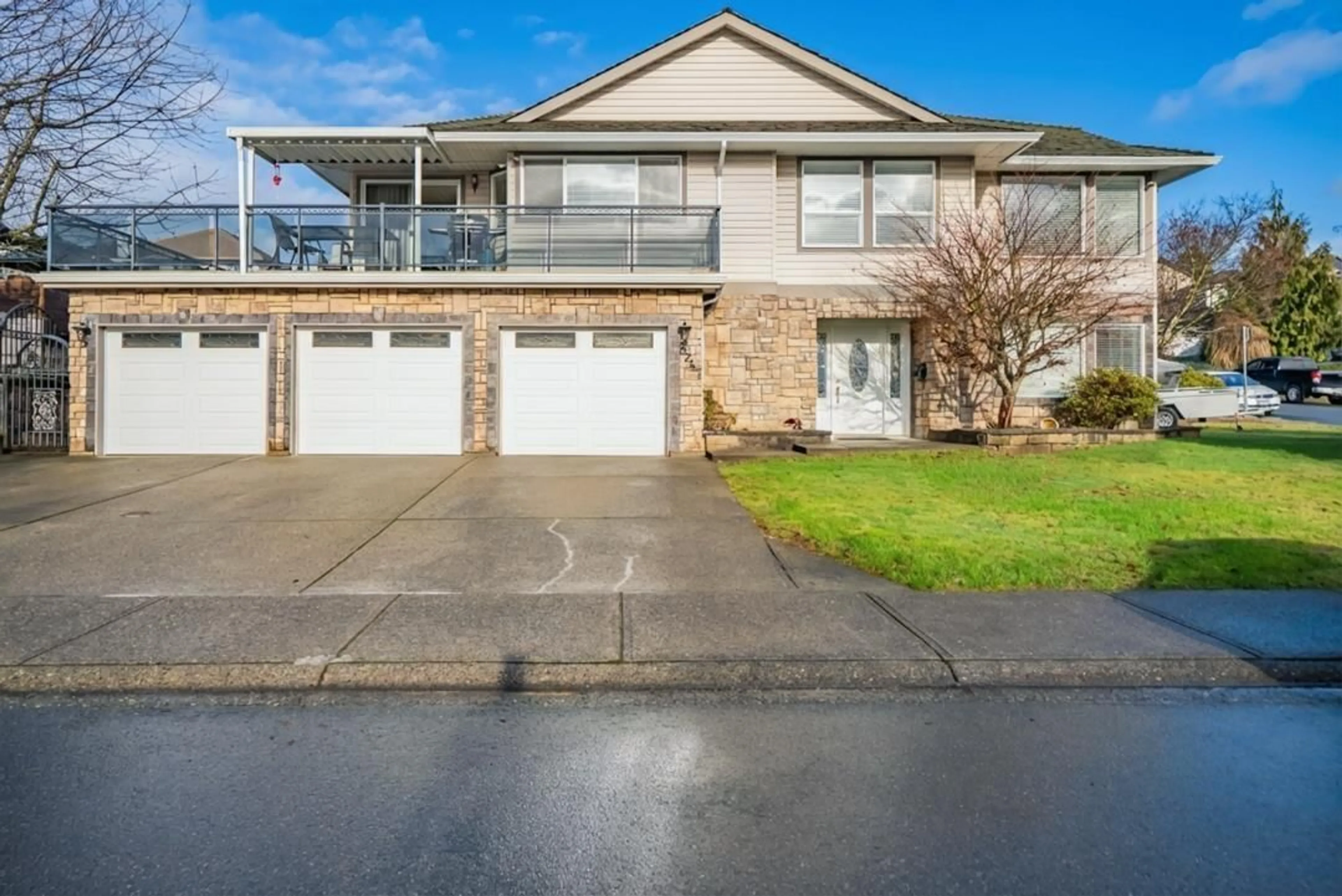 A pic from outside/outdoor area/front of a property/back of a property/a pic from drone, water/lake/river/ocean view for 8247 BOWYER DRIVE, Mission British Columbia V2V6V9
