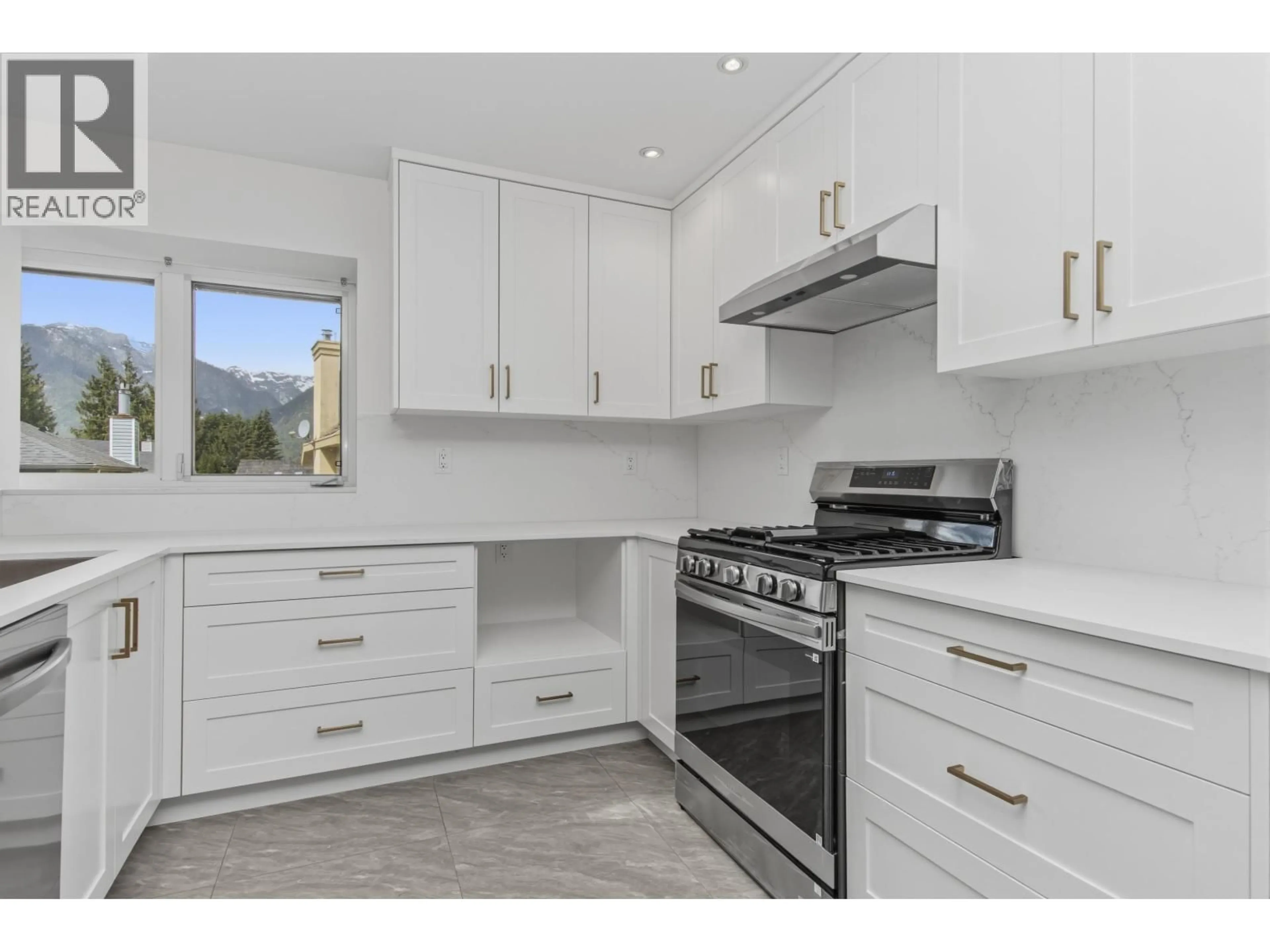 Unknown for 1004 PIA ROAD, Squamish British Columbia V0N1T0
