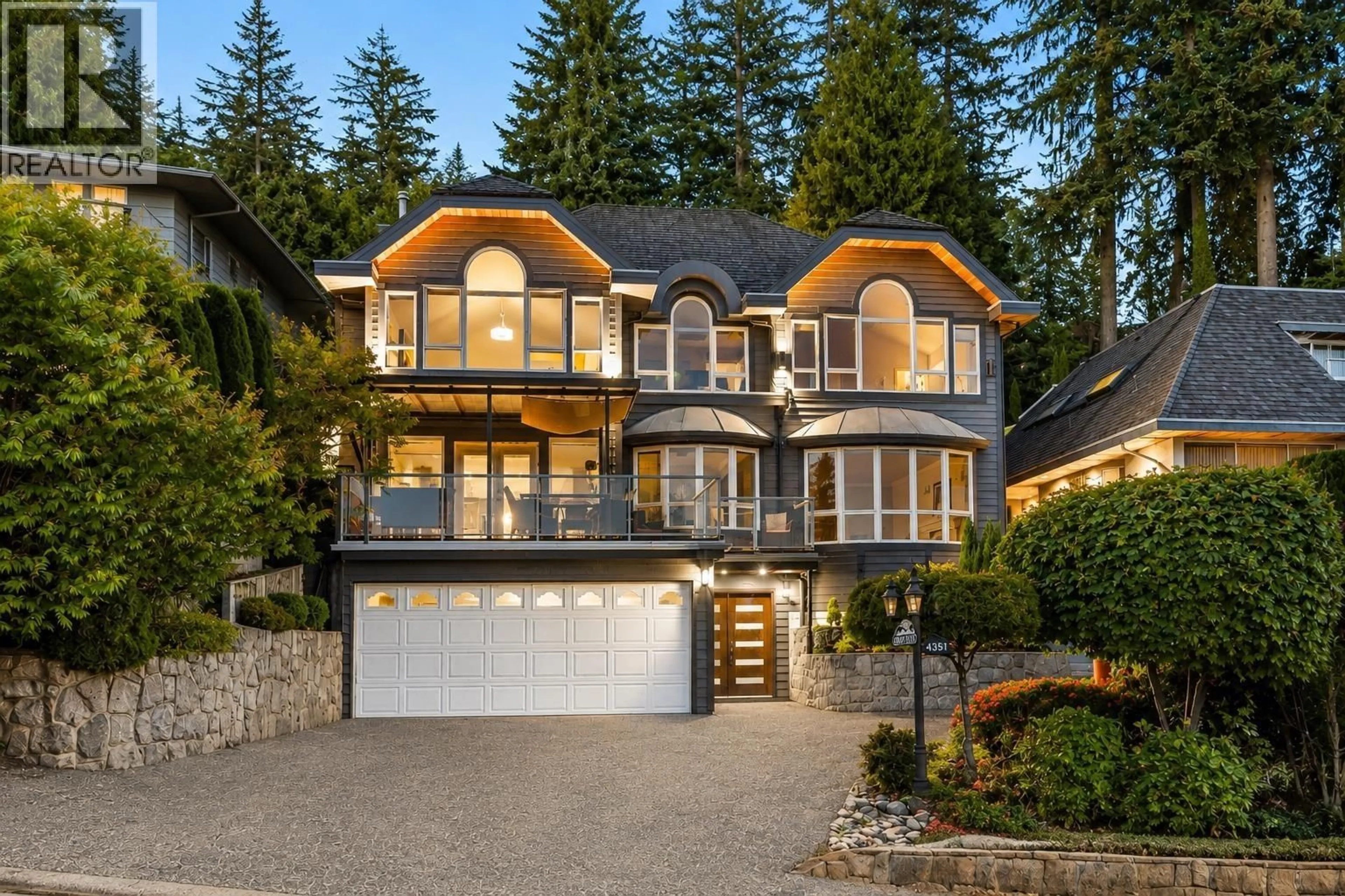 Home with vinyl exterior material, street for 4350 STARLIGHT WAY, North Vancouver British Columbia V7N3N9