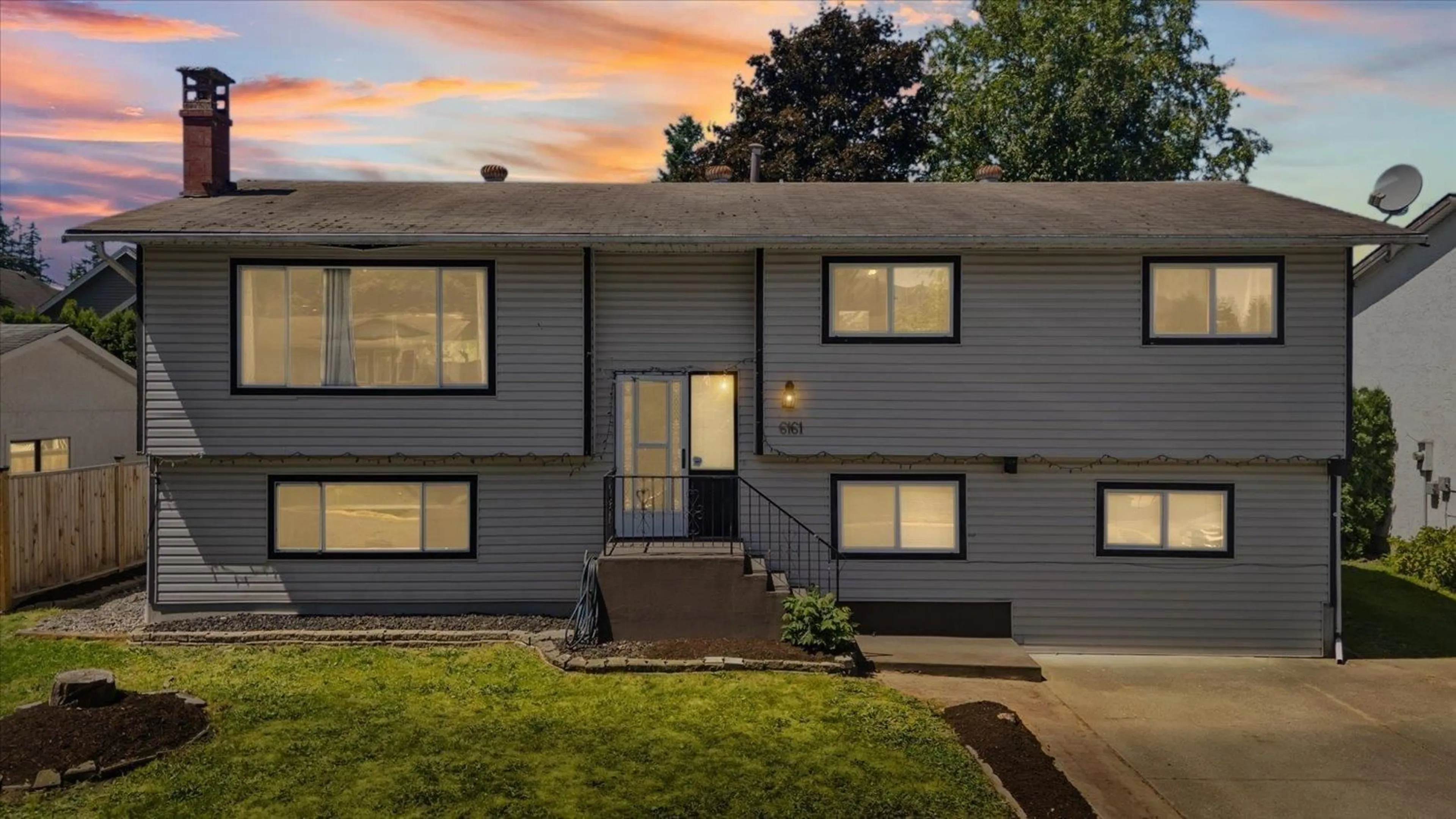 Home with vinyl exterior material, street for 6161 DUNDEE PLACE, Chilliwack British Columbia V2R2H1