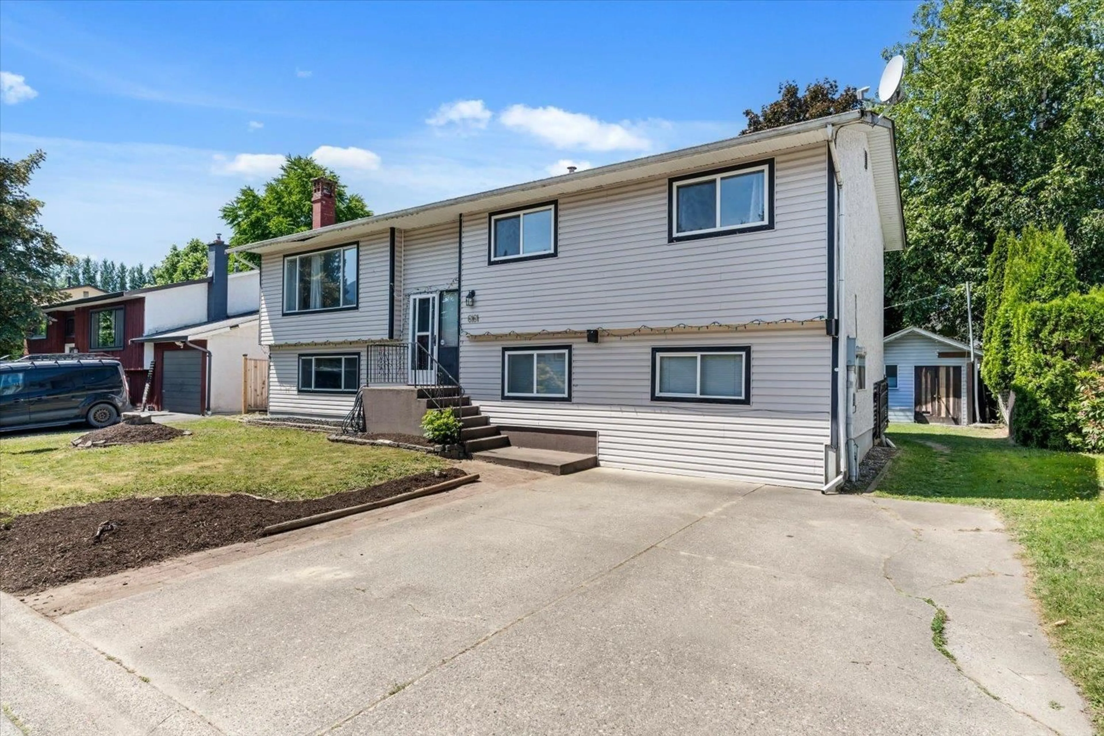 Home with vinyl exterior material, street for 6161 DUNDEE PLACE, Chilliwack British Columbia V2R2H1