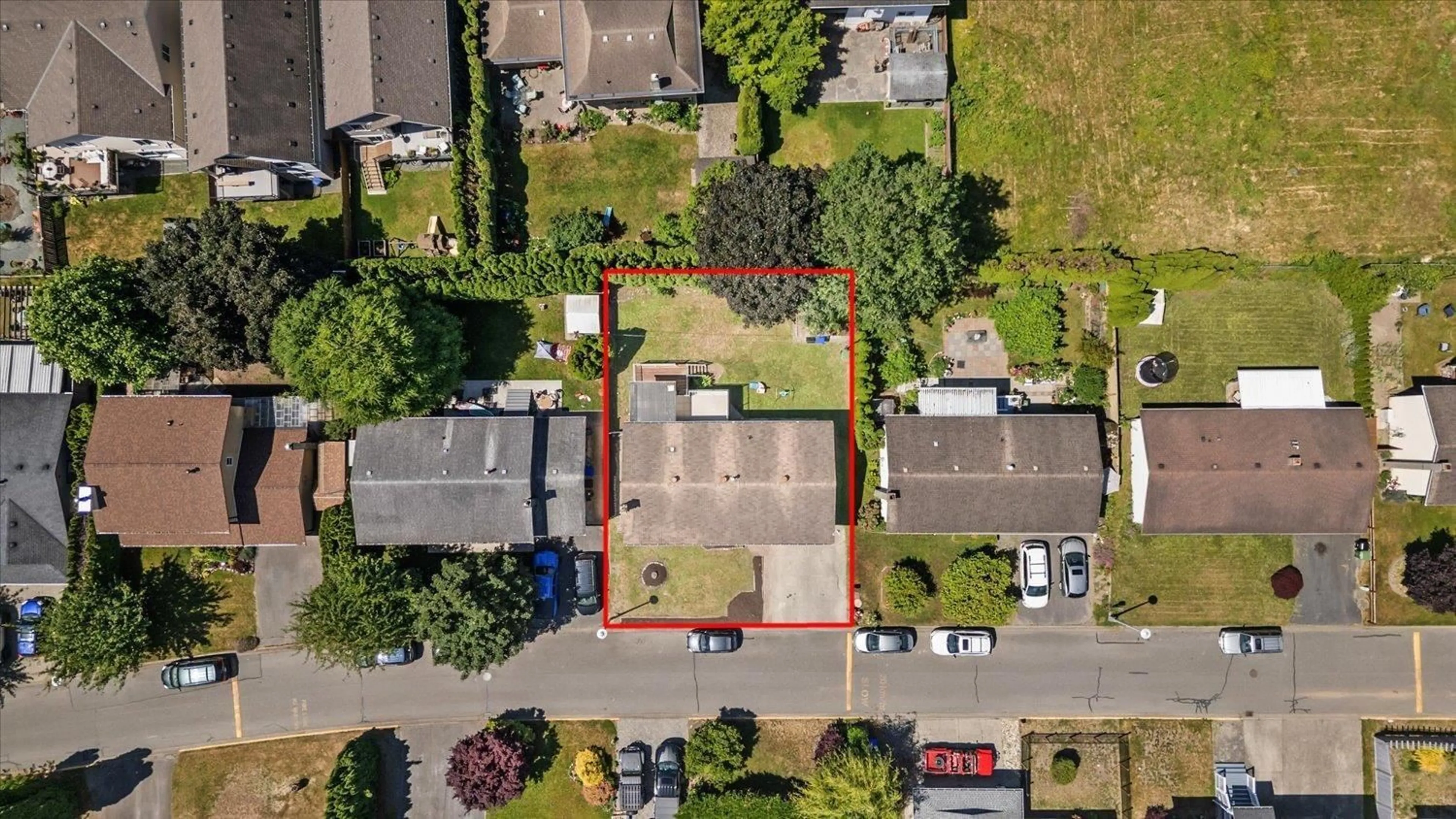 A pic from outside/outdoor area/front of a property/back of a property/a pic from drone, street for 6161 DUNDEE PLACE, Chilliwack British Columbia V2R2H1