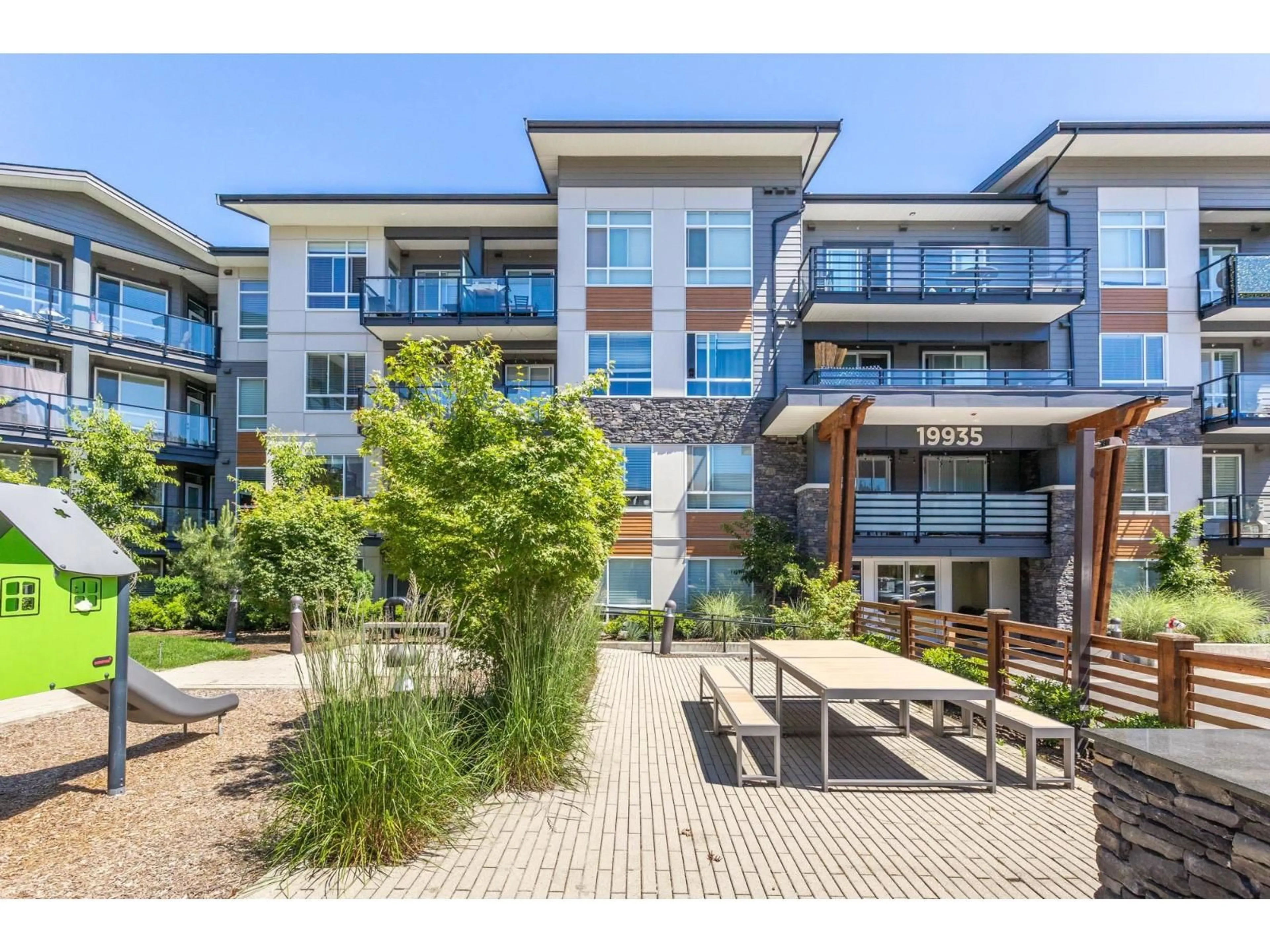 Patio, water/lake/river/ocean view for 210 - 19935 75A AVENUE, Langley British Columbia V2R0A2