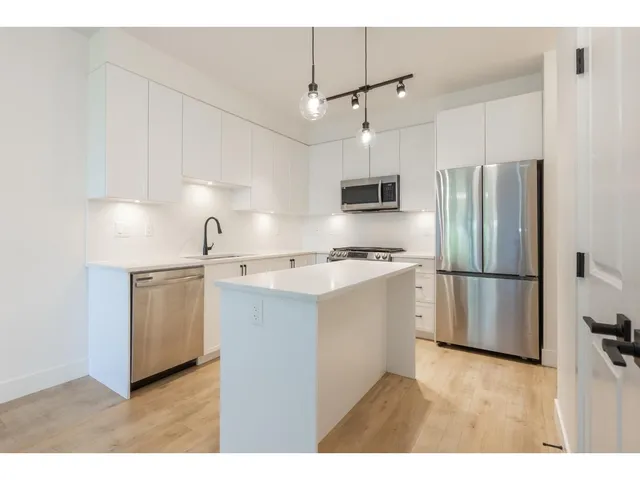 210 - 19935 75A AVENUE, Langley 4