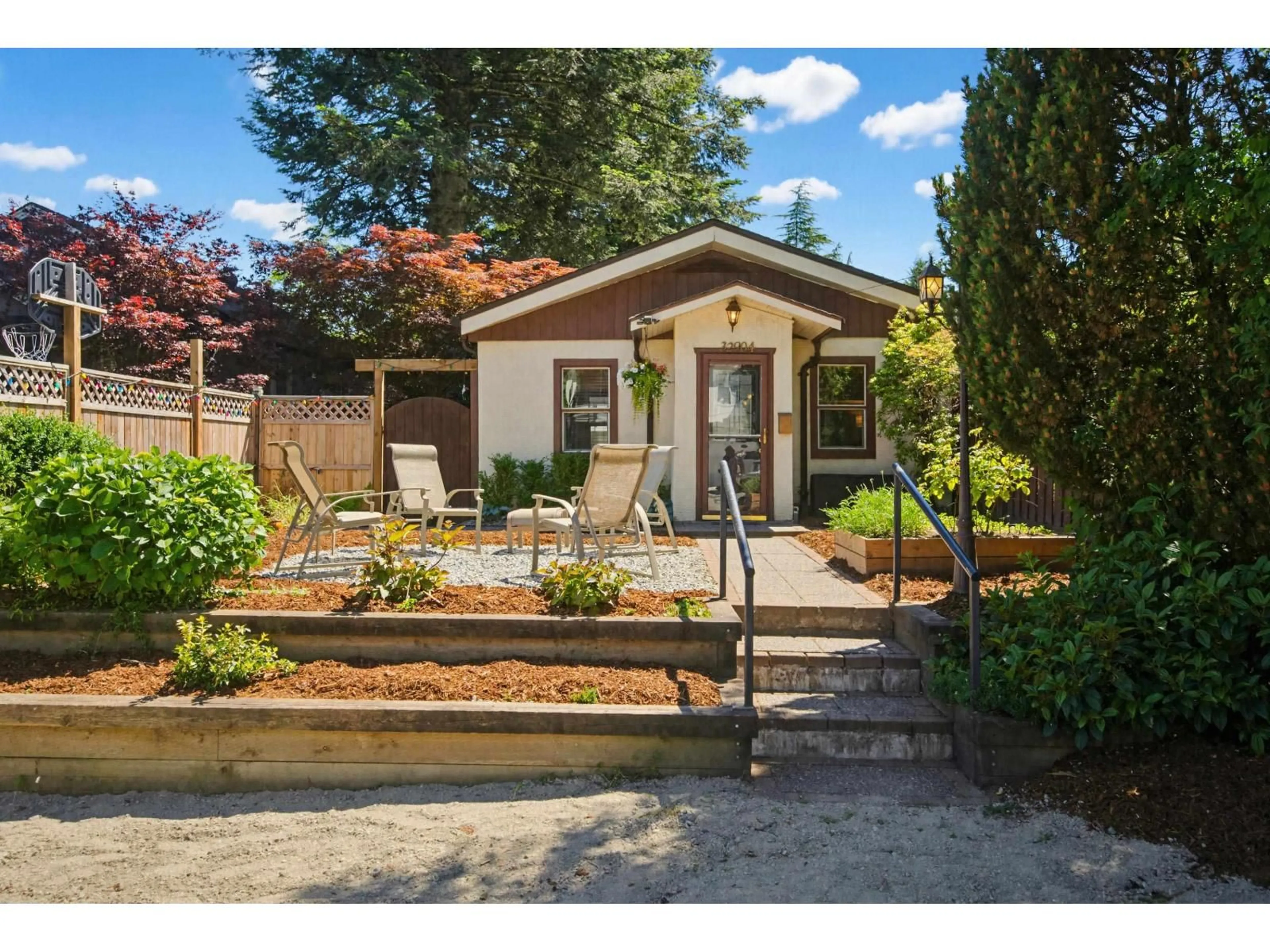 Unknown for 32904 3 AVENUE, Mission British Columbia V2V1N3