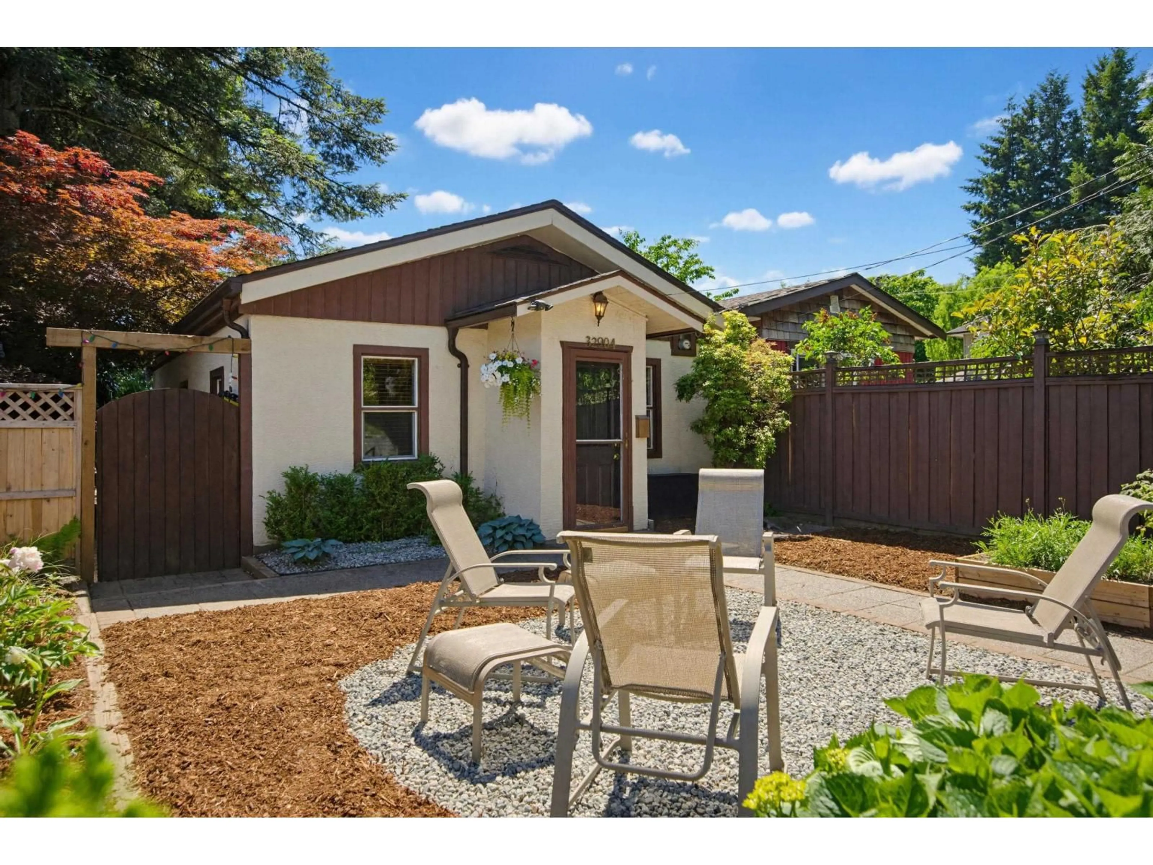 Home with brick exterior material, street for 32904 3 AVENUE, Mission British Columbia V2V1N3