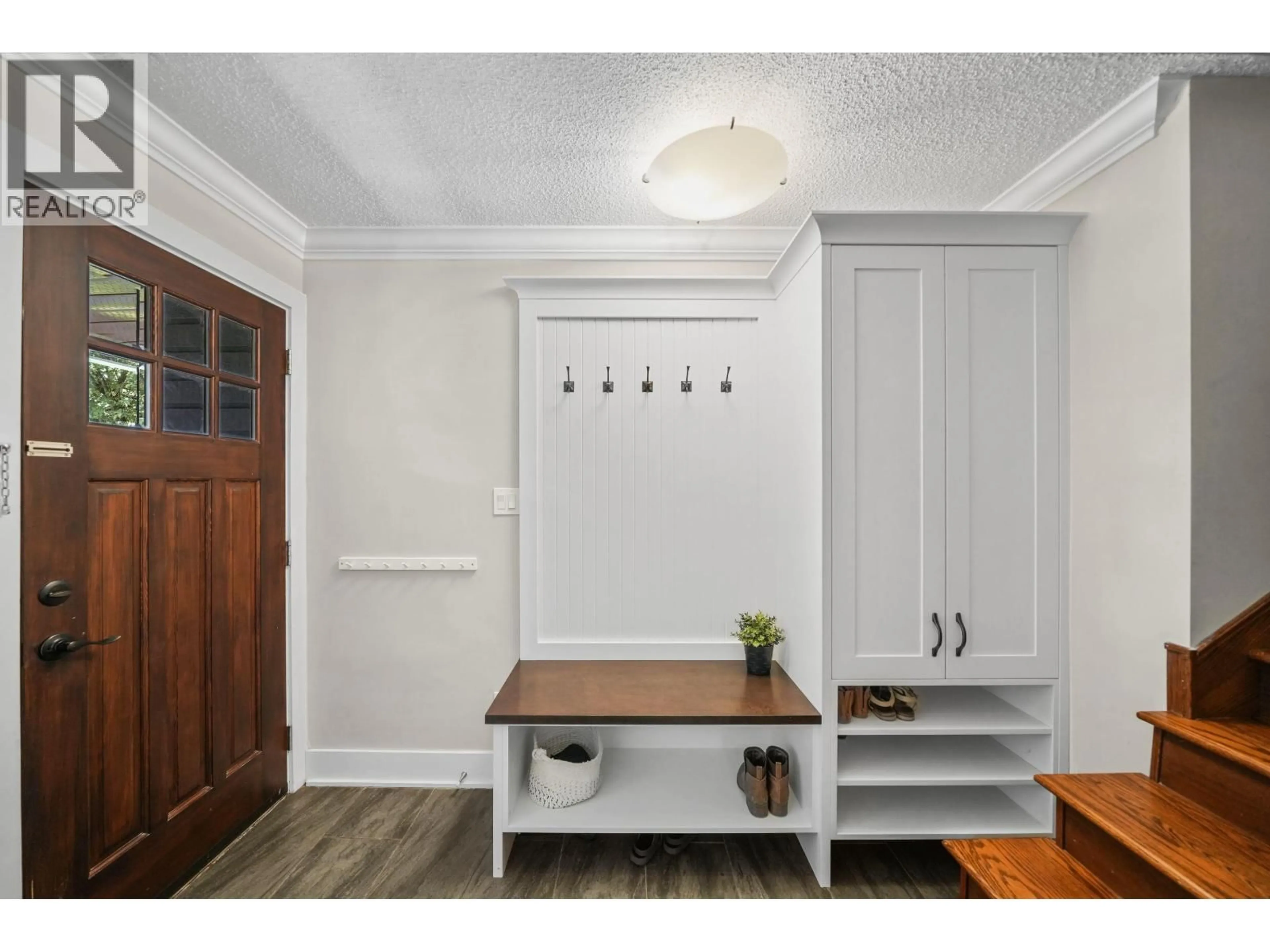 Indoor entryway for 1737 ANDERSON WAY, Port Coquitlam British Columbia V3C4R4