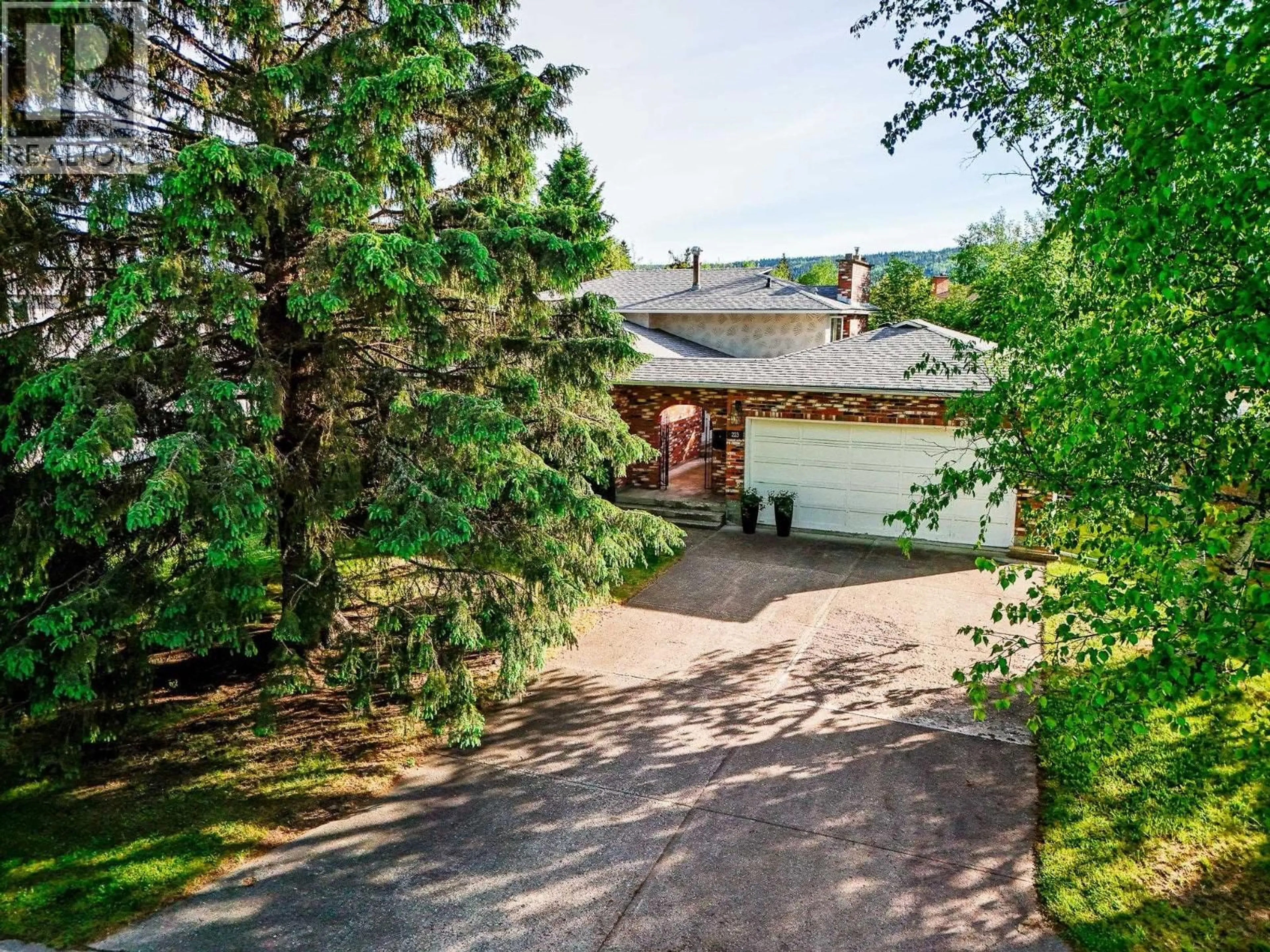 A pic from outside/outdoor area/front of a property/back of a property/a pic from drone, street for 223 KING DRIVE, Prince George British Columbia V2M4V8