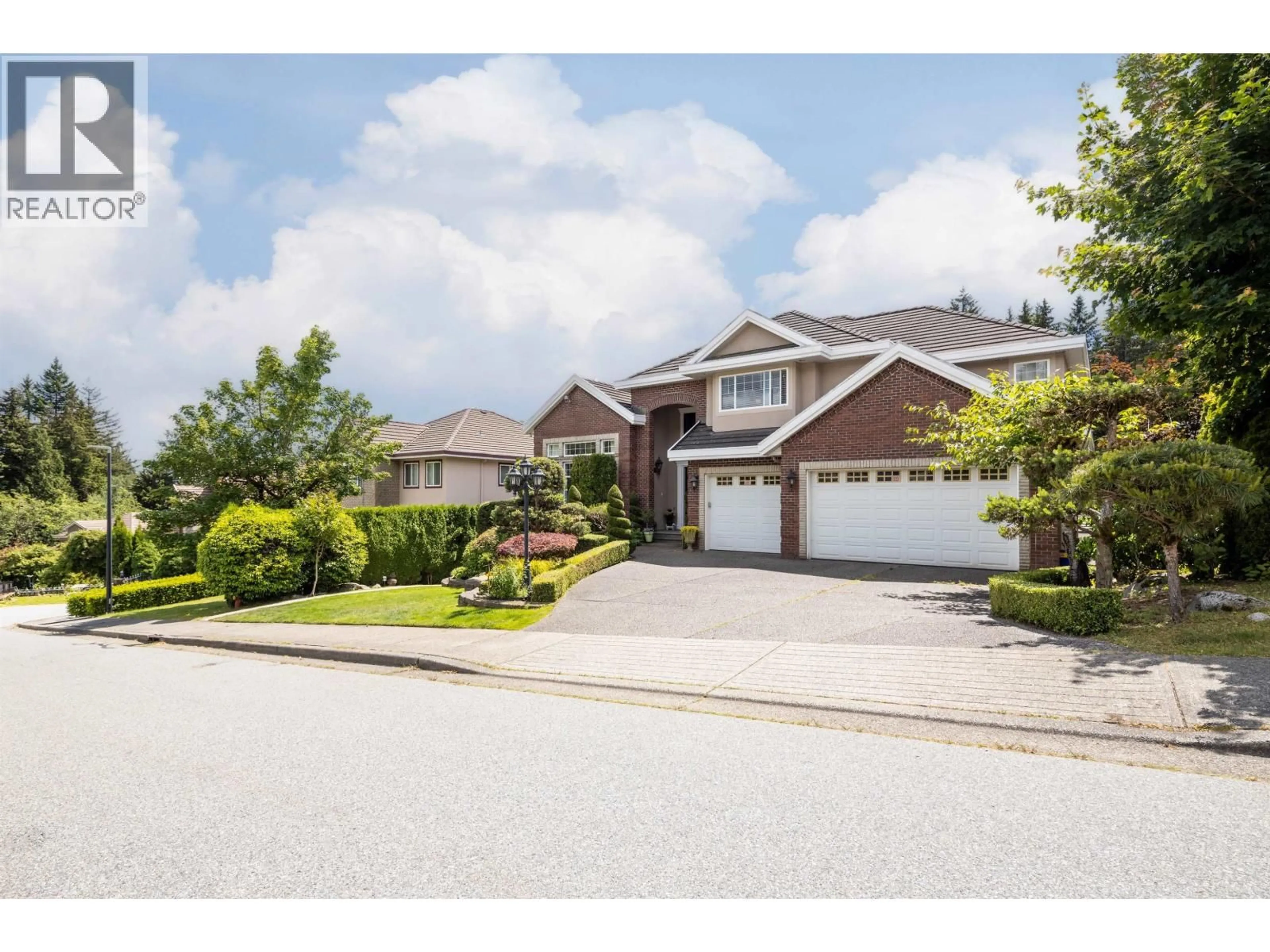 Home with vinyl exterior material, unknown for 3086 CAROUSEL COURT, Coquitlam British Columbia V3E3E1