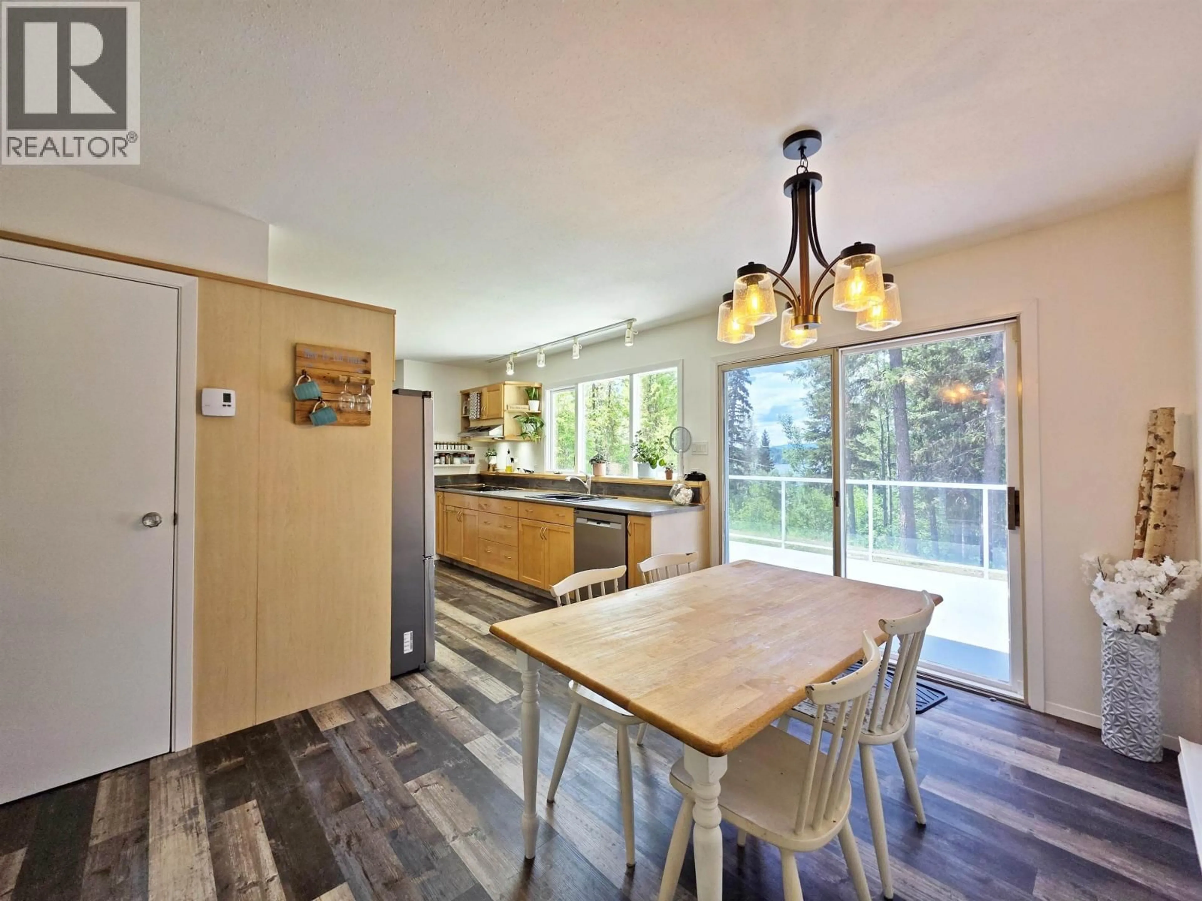 Open concept kitchen, unknown for 5091 BJORNSON ROAD, Quesnel British Columbia V2J6X9