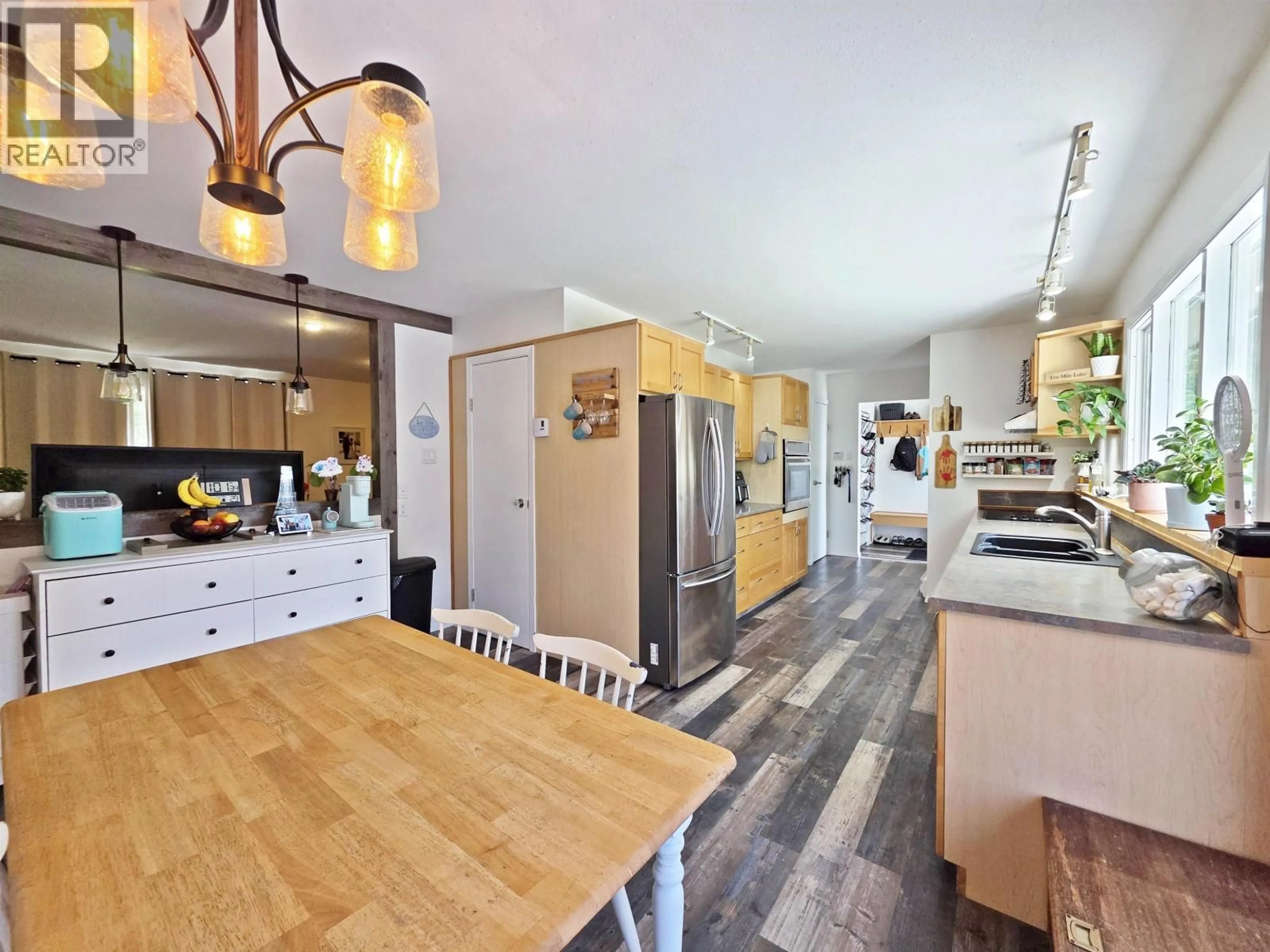 Open concept kitchen, unknown for 5091 BJORNSON ROAD, Quesnel British Columbia V2J6X9