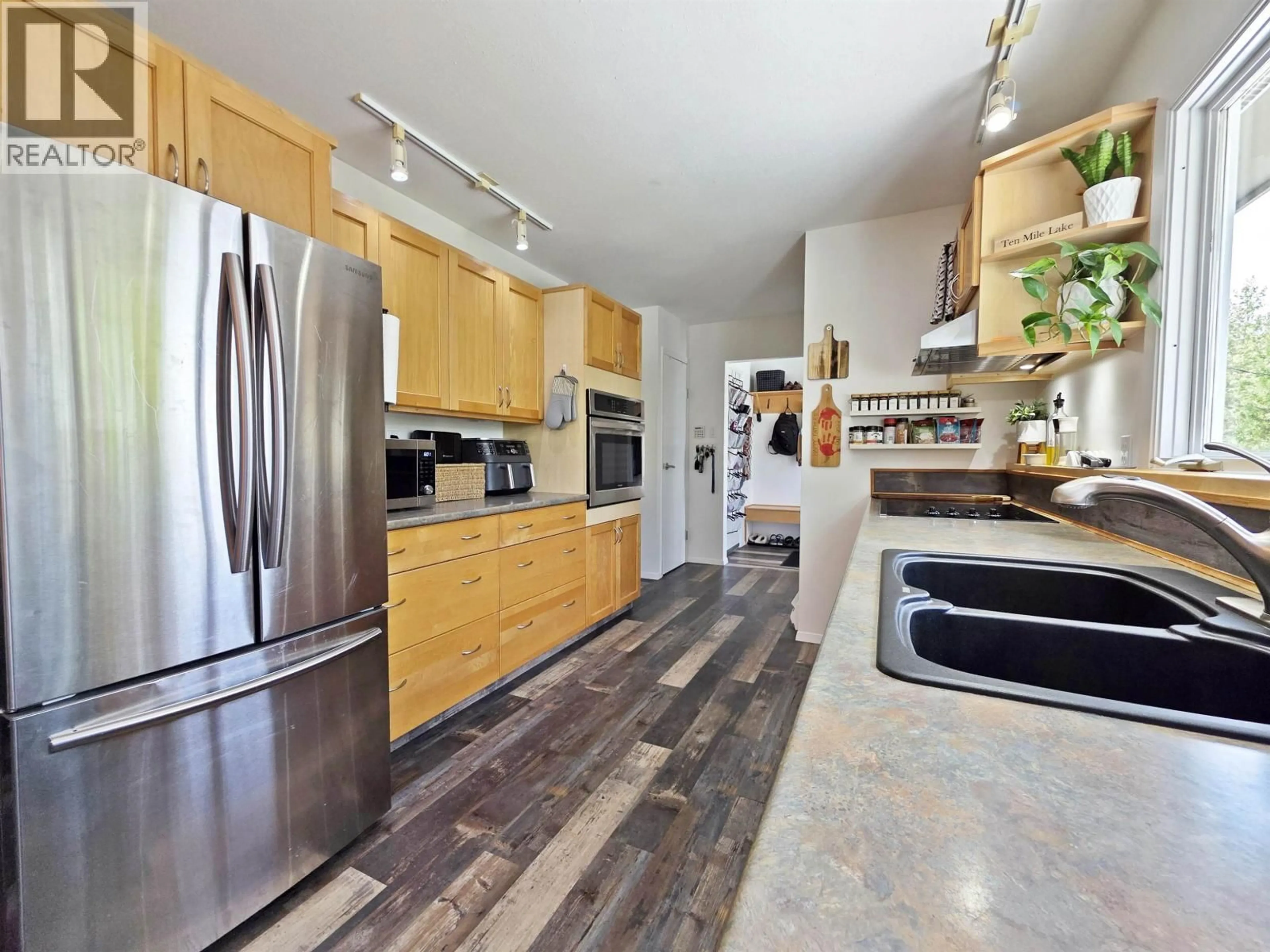 Contemporary kitchen, unknown for 5091 BJORNSON ROAD, Quesnel British Columbia V2J6X9
