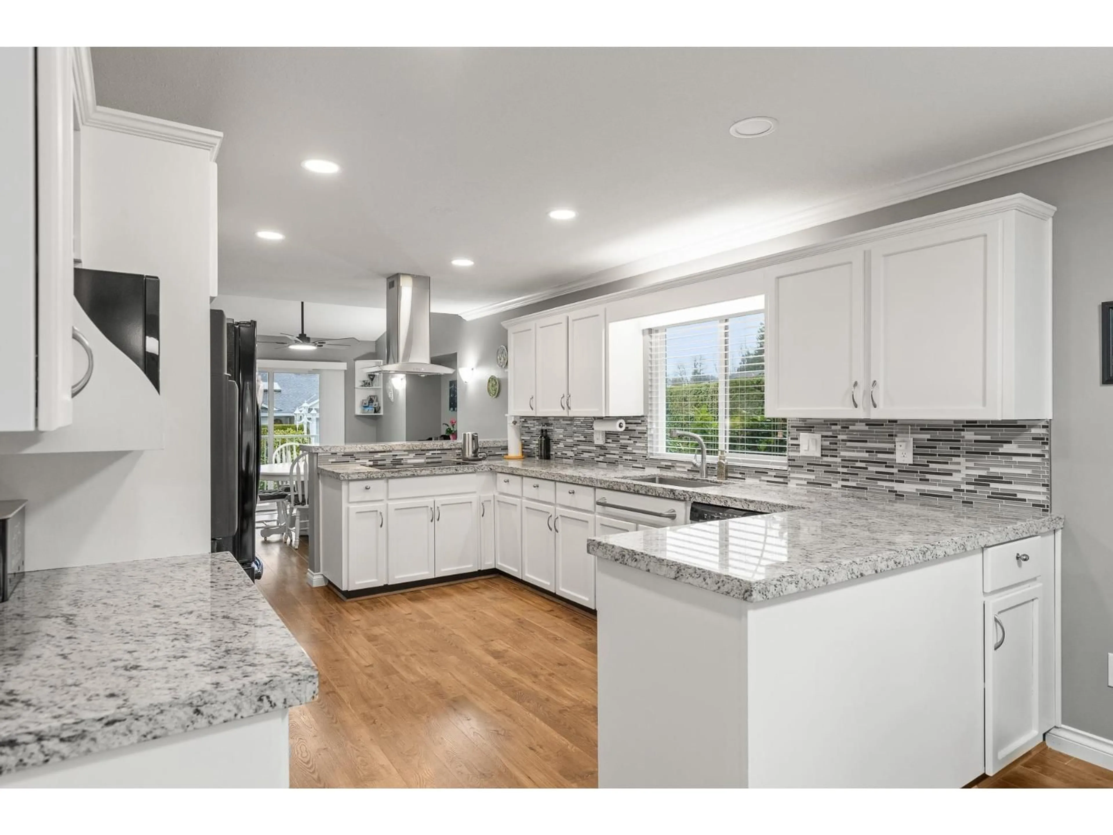 Open concept kitchen, unknown for 19 - 3054 TRAFALGAR STREET, Abbotsford British Columbia V2S7X6