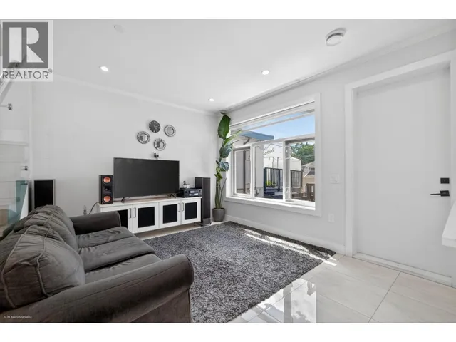 6749 KNIGHT STREET, Vancouver 3