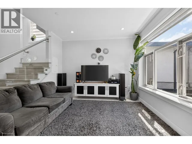 6749 KNIGHT STREET, Vancouver 4