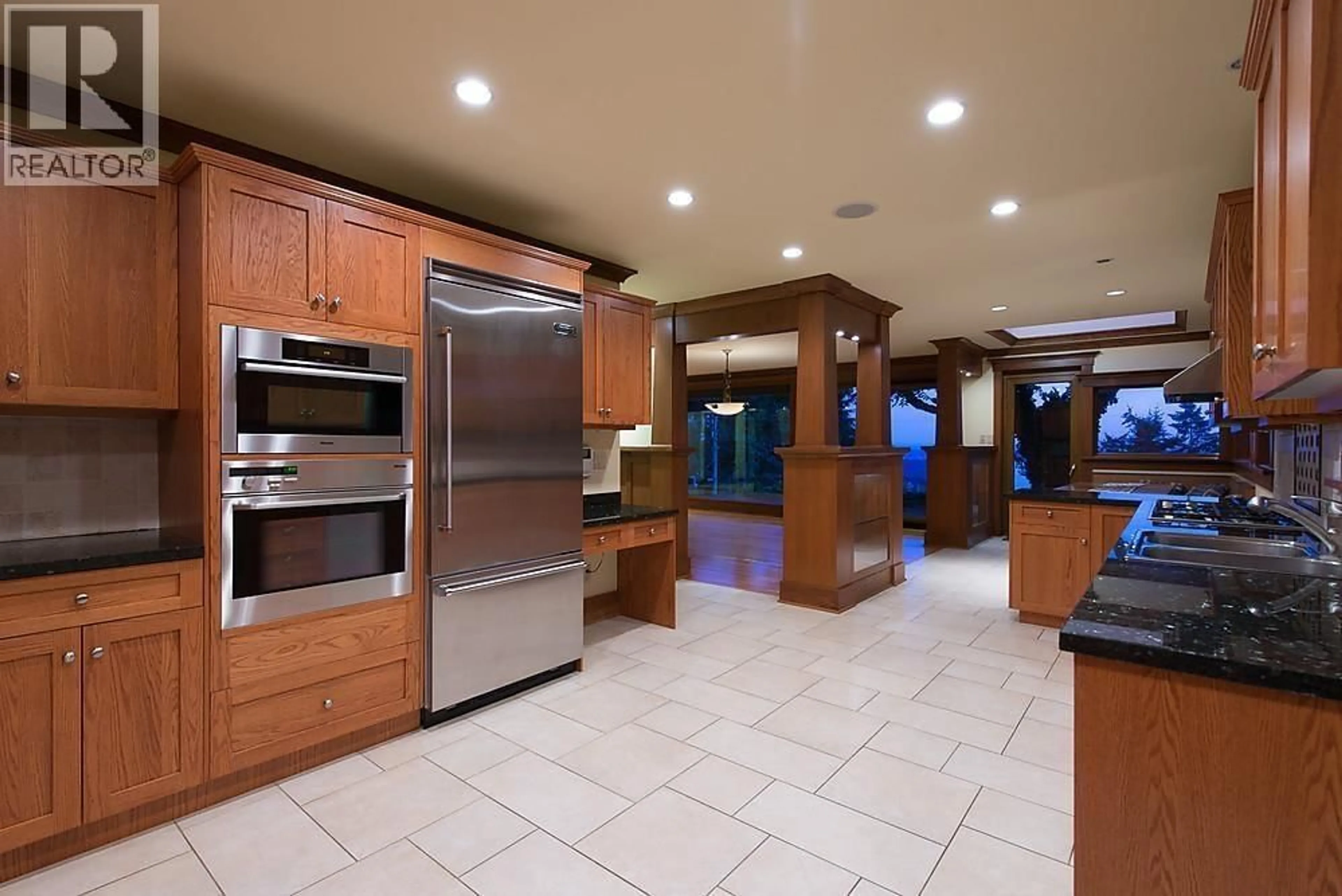 Open concept kitchen, ceramic/tile floor for 870 KING GEORGES WAY, West Vancouver British Columbia V7S1S5