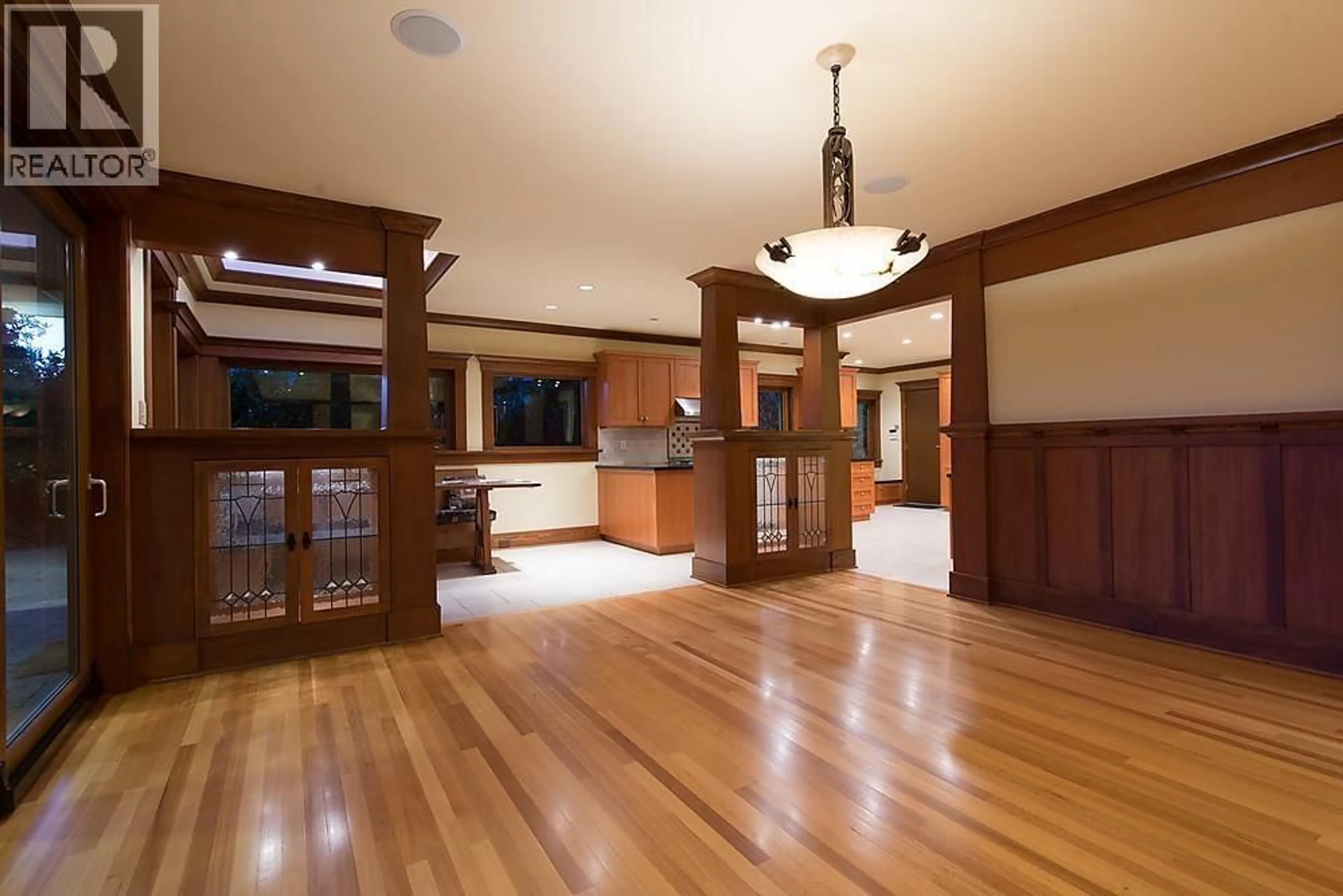 Indoor foyer for 870 KING GEORGES WAY, West Vancouver British Columbia V7S1S5