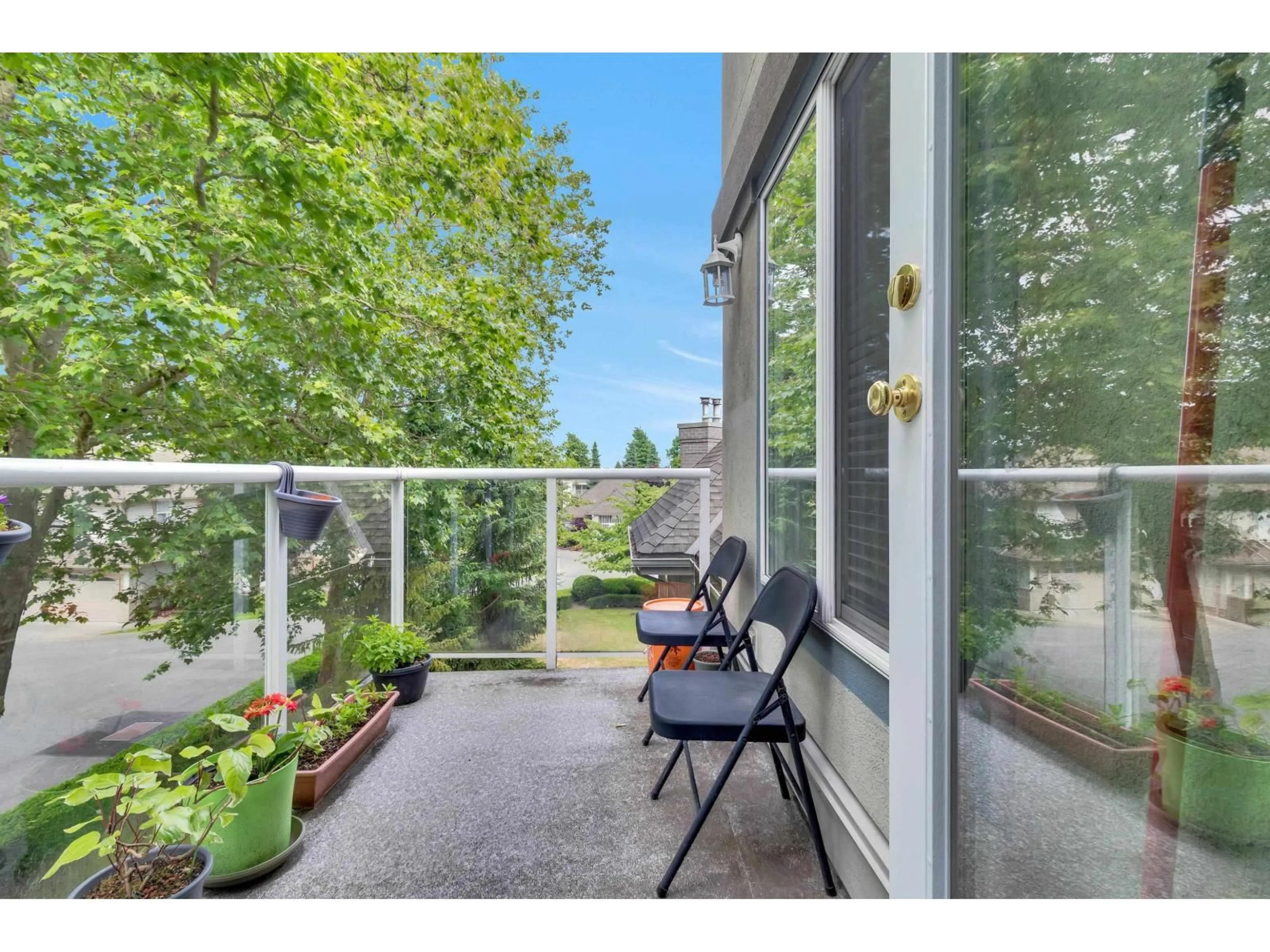 Patio, unknown for 305 - 12125 75A AVENUE, Surrey British Columbia V3W1B9