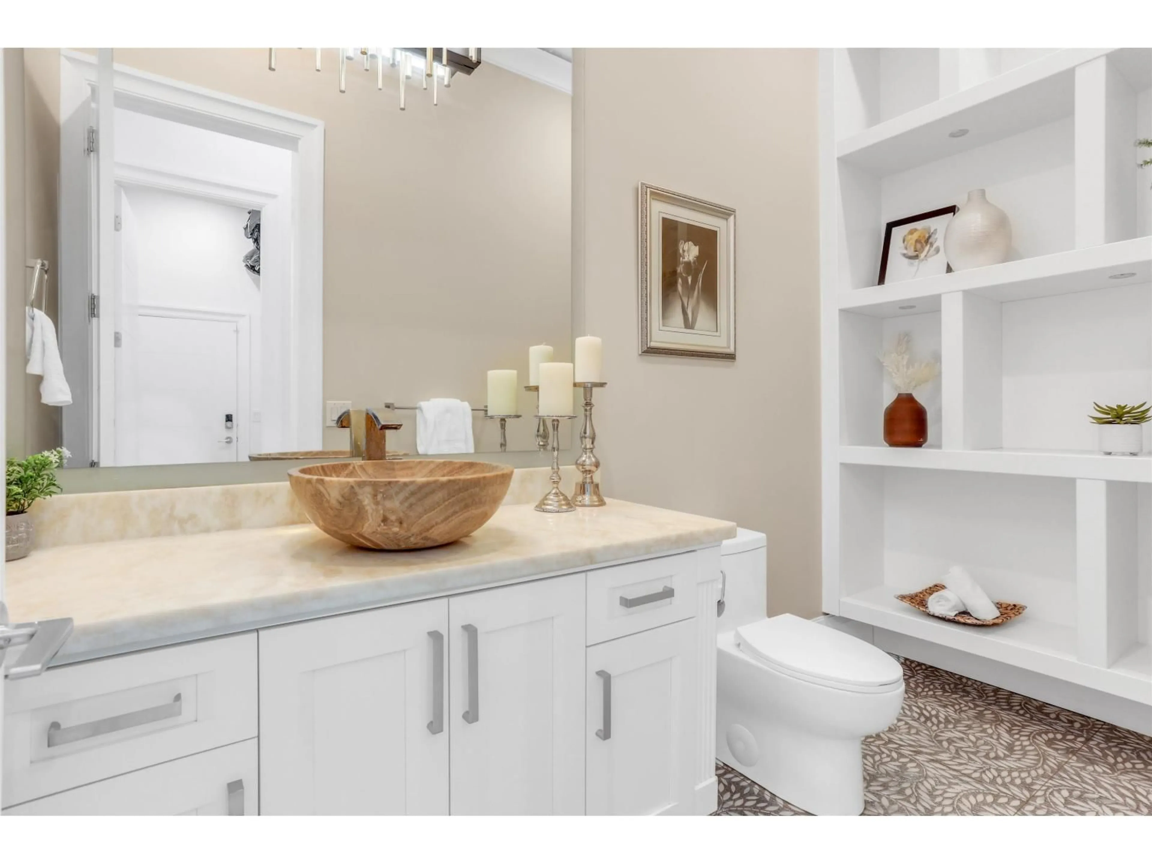 Contemporary bathroom, ceramic/tile floor for 7869 167 STREET, Surrey British Columbia V4N0L9