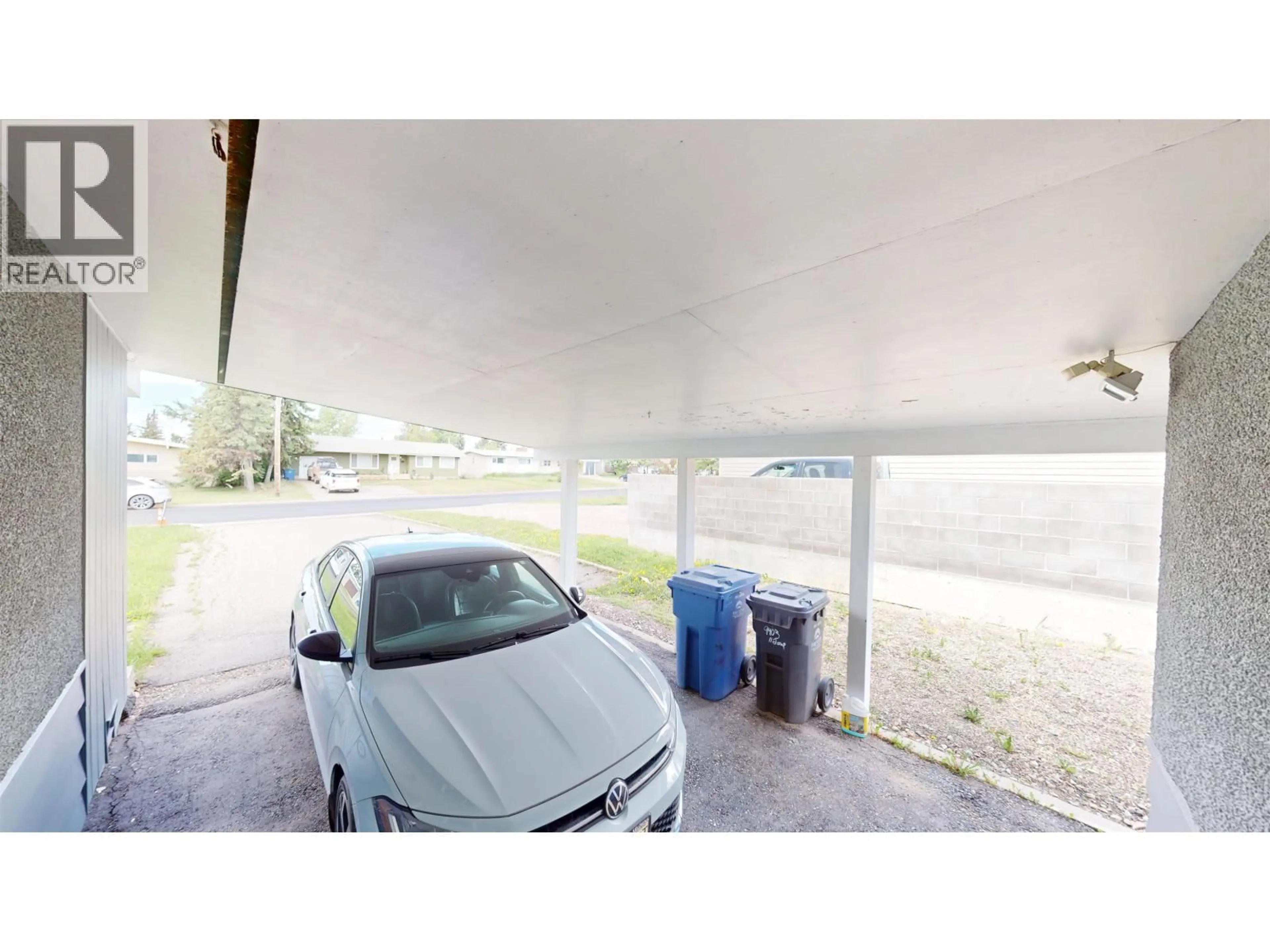 Indoor garage for 9403 112 AVENUE, Fort St. John British Columbia V1J2V8