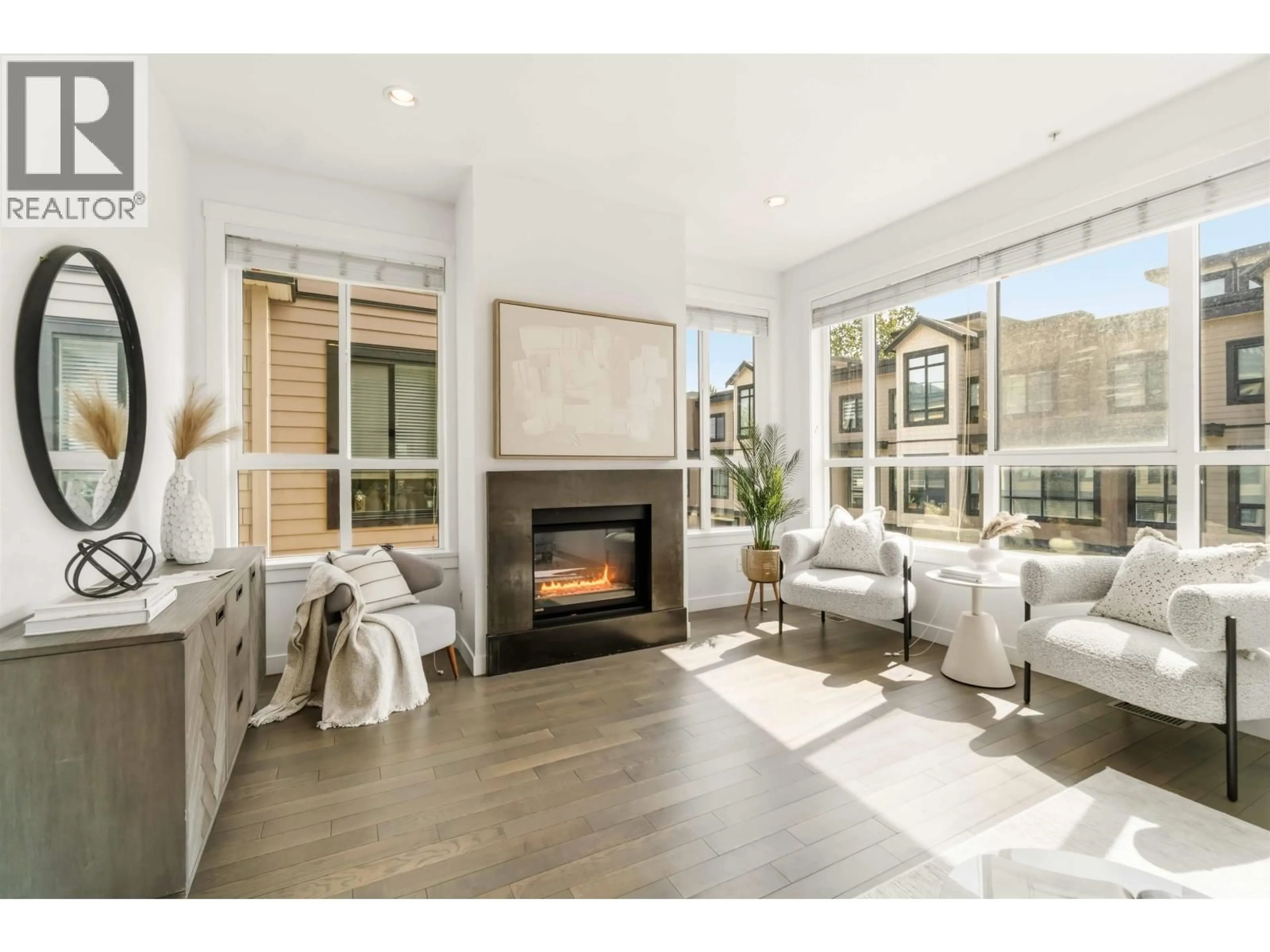 Living room with furniture, unknown for 30 - 100 WOOD STREET, New Westminster British Columbia V3M0H6