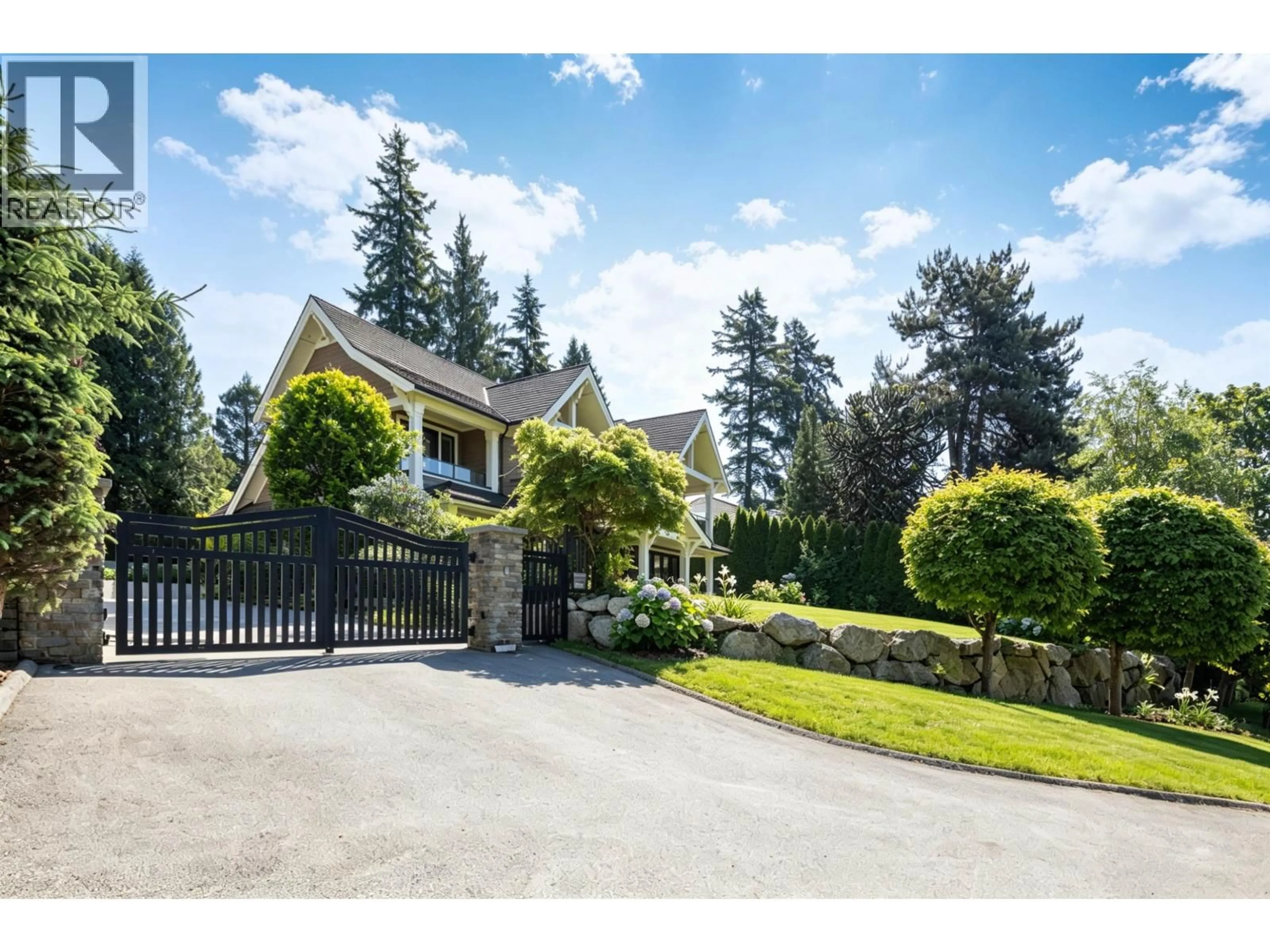 A pic from outside/outdoor area/front of a property/back of a property/a pic from drone, street for 2645 ROSEBERY AVENUE, West Vancouver British Columbia V7V3A3