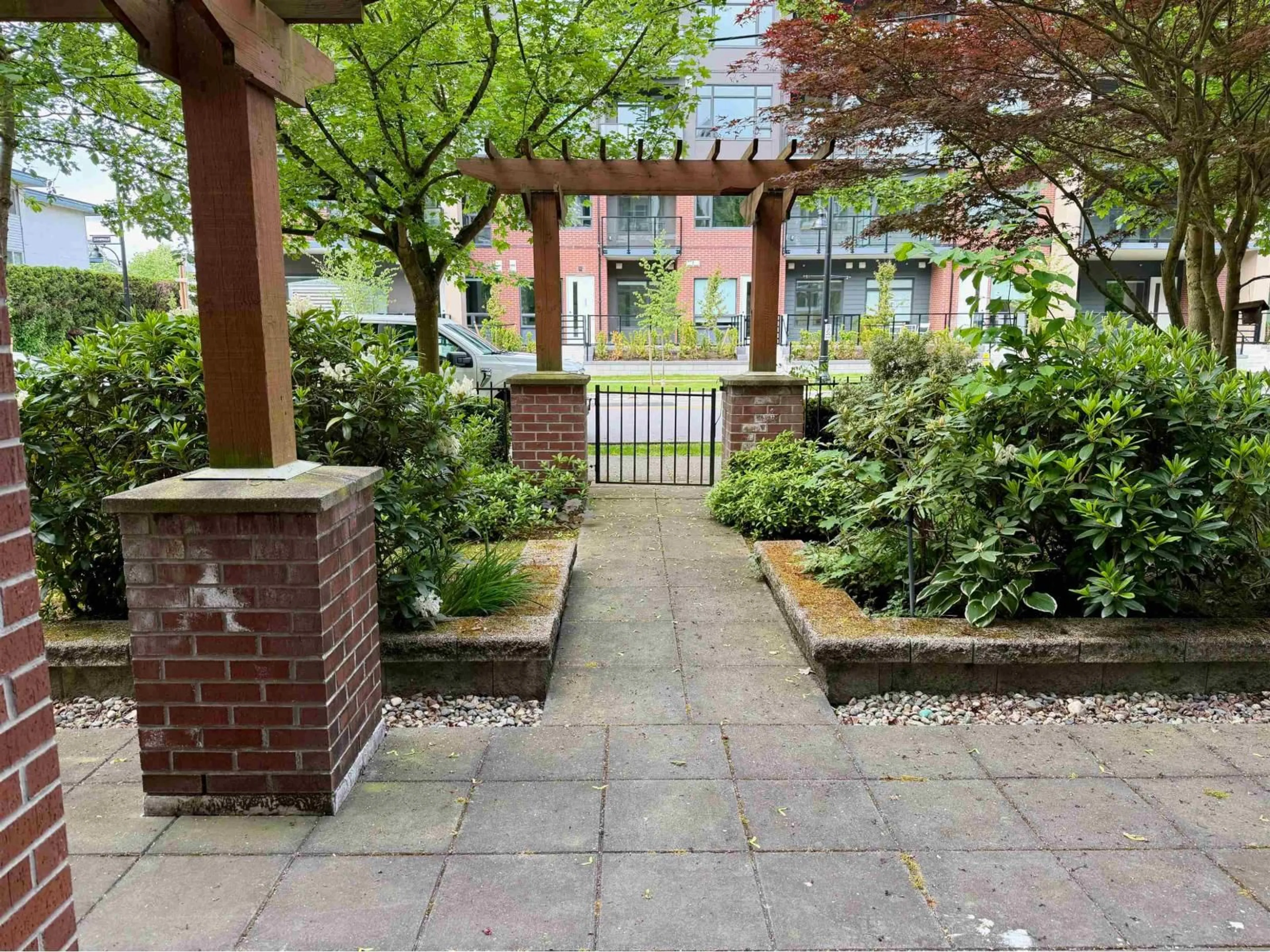 Patio, street for 102 - 17712 57A AVENUE, Surrey British Columbia V3S1J1