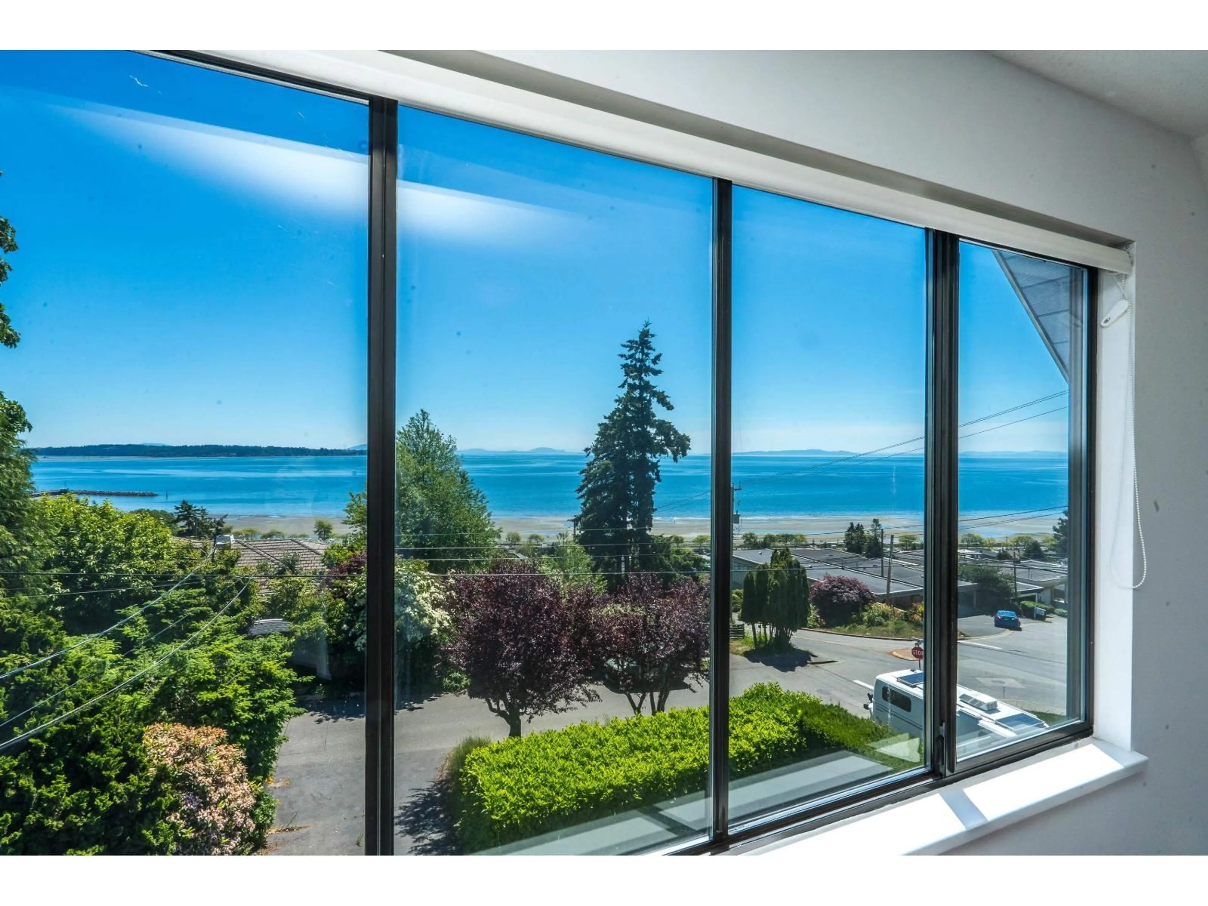 Unknown for 14815 HARDIE AVENUE, White Rock British Columbia V4B2H6