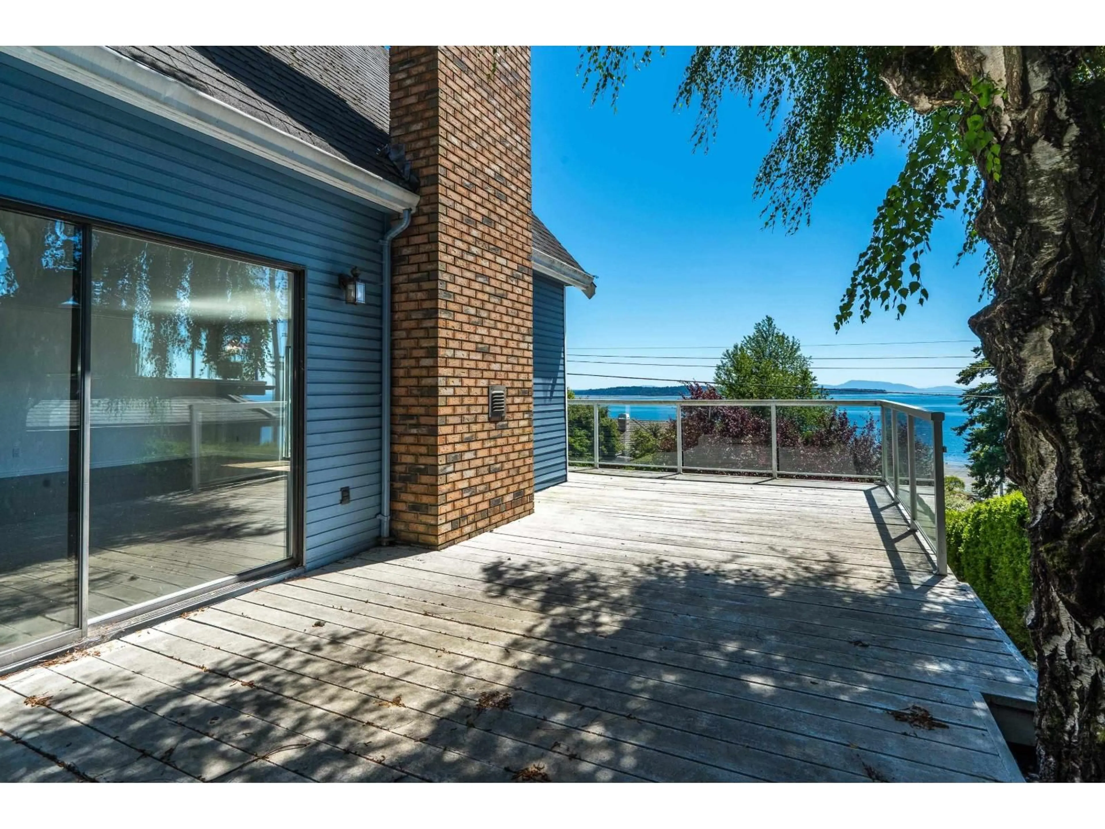 A pic from outside/outdoor area/front of a property/back of a property/a pic from drone, water/lake/river/ocean view for 14815 HARDIE AVENUE, White Rock British Columbia V4B2H6
