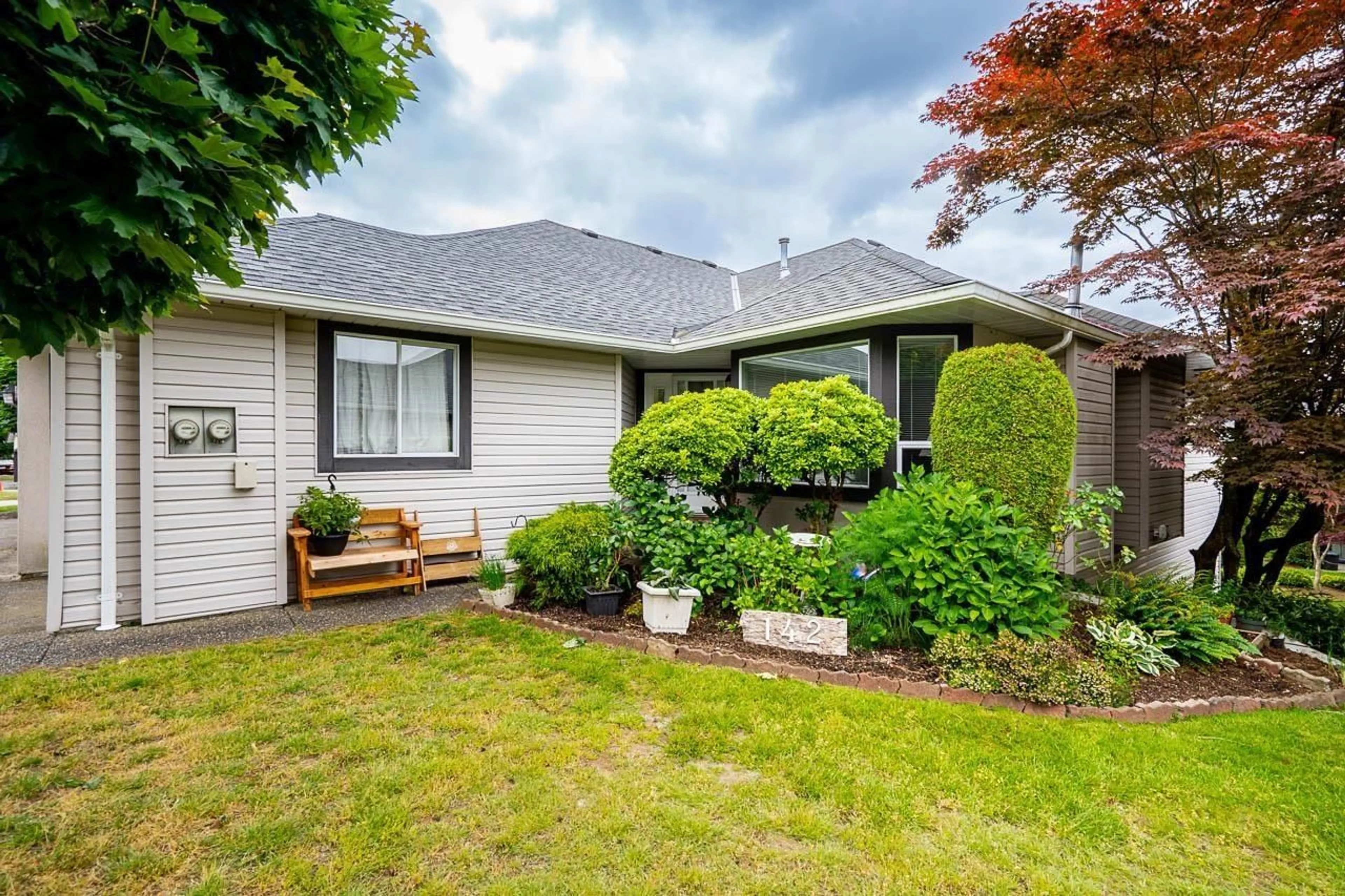 Home with vinyl exterior material, street for 142 - 3160 TOWNLINE ROAD, Abbotsford British Columbia V2T5P4