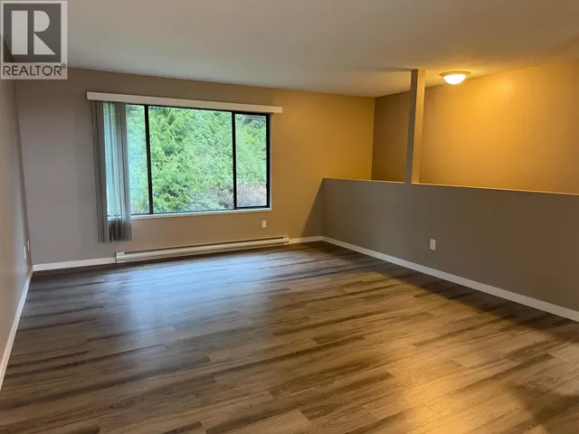 811 REED ROAD, Gibsons 2