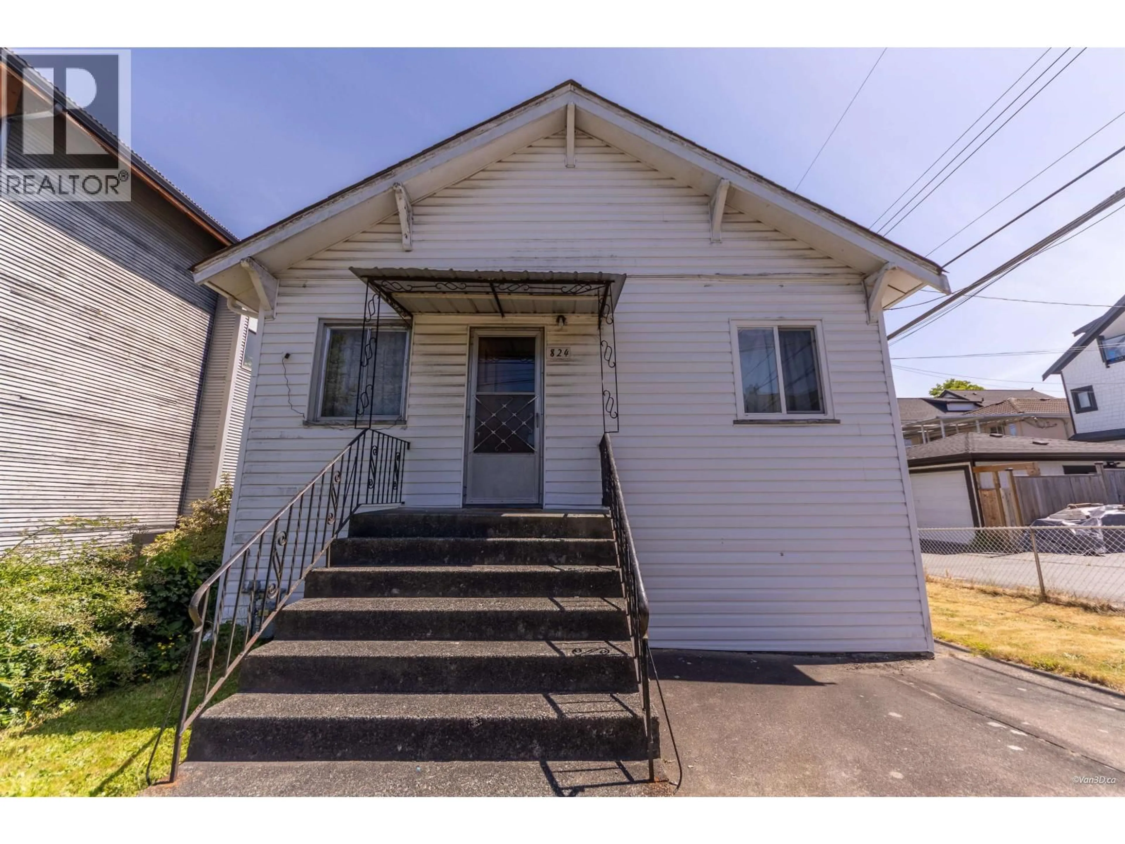 Unknown for 824 SEMLIN DRIVE, Vancouver British Columbia V5L4J5