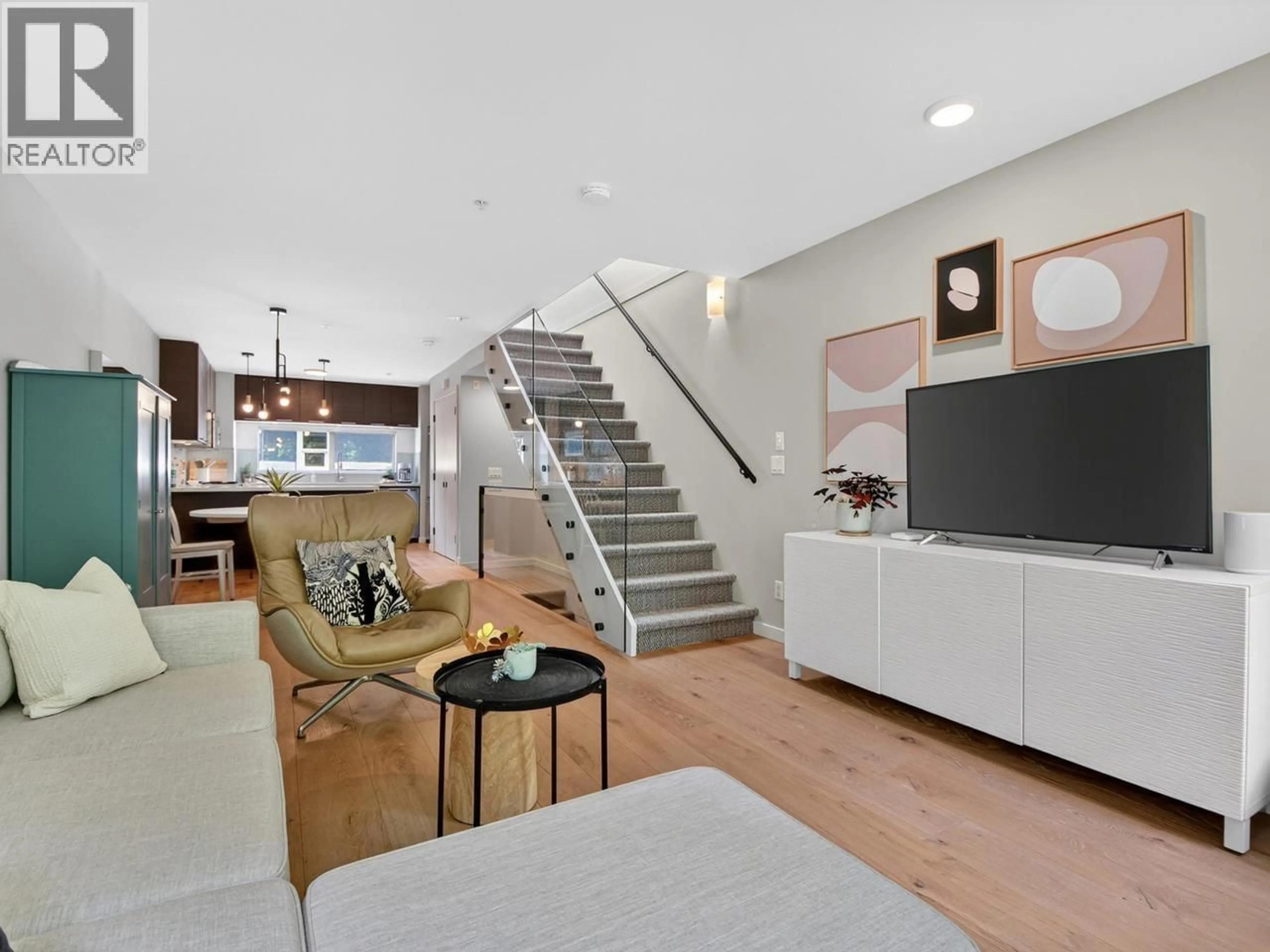 Unknown for 3096 QUEBEC STREET, Vancouver British Columbia V5T3B1