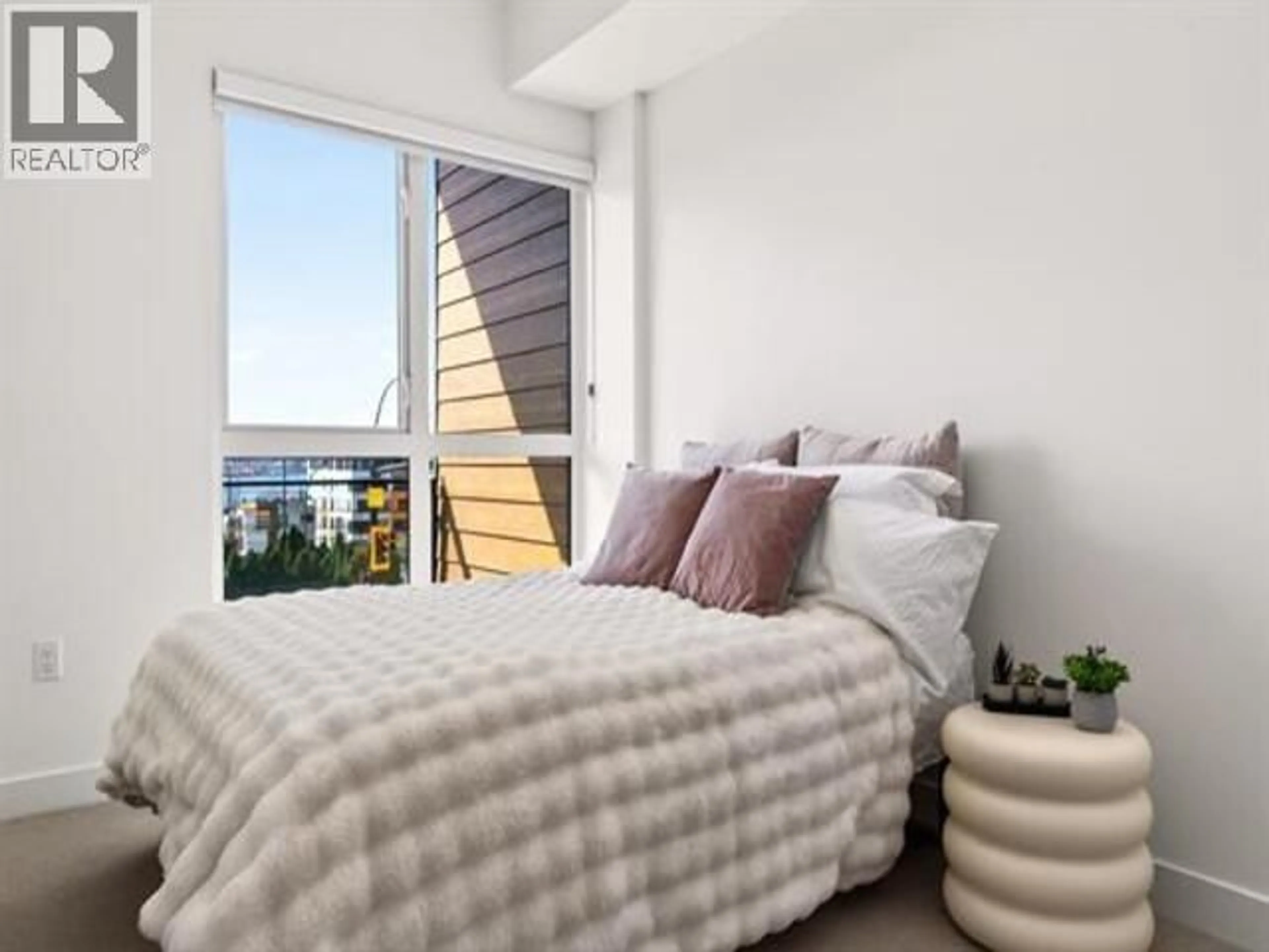 Bedroom with bed, unknown for 563 - 422 3RD STREET, North Vancouver British Columbia V7L0K1