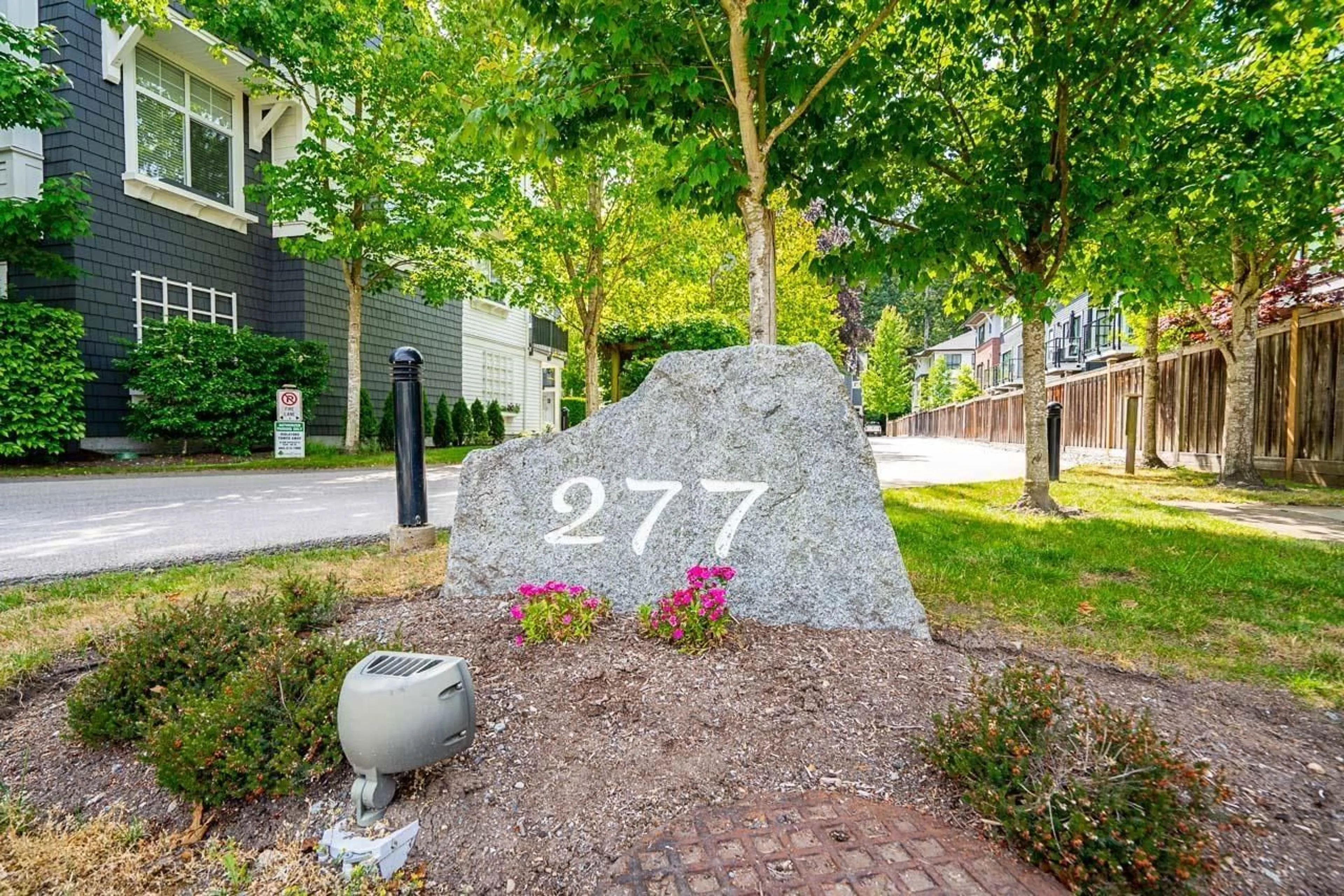 Patio, street for 8 - 277 171 STREET, Surrey British Columbia V3Z9P4