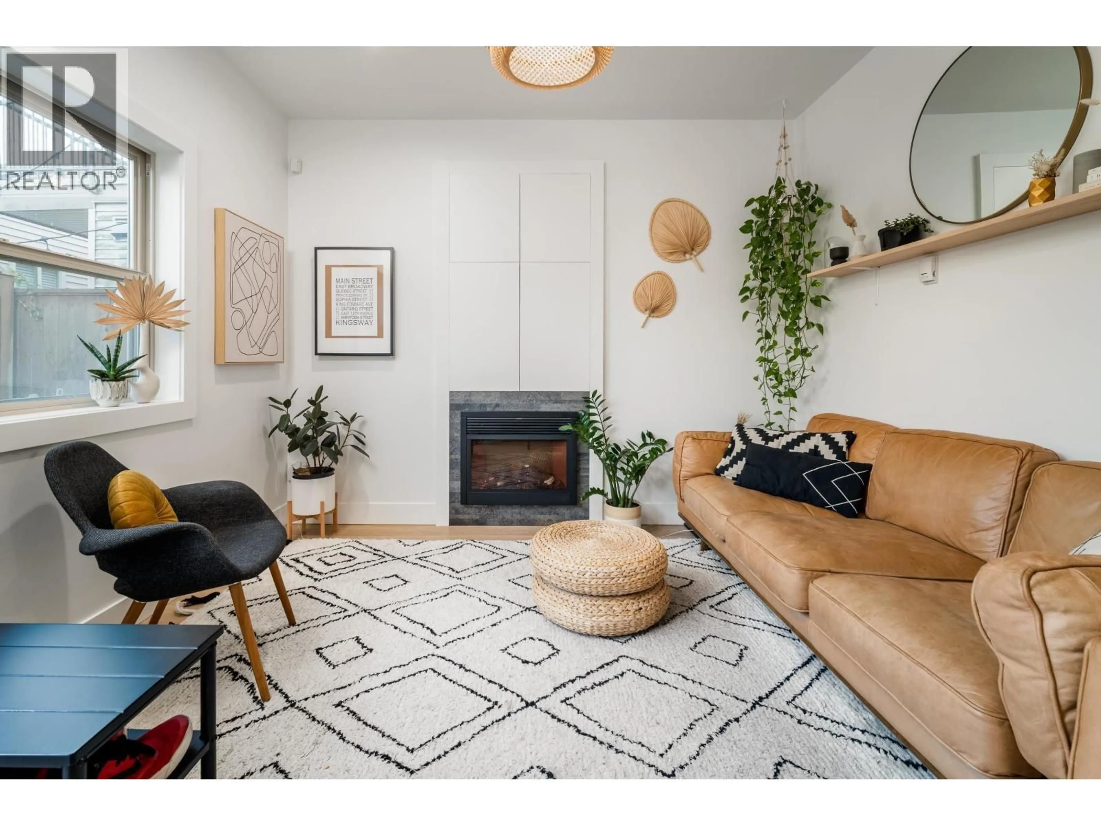 Living room with furniture, unknown for 5418 MAIN STREET, Vancouver British Columbia V5W2R9