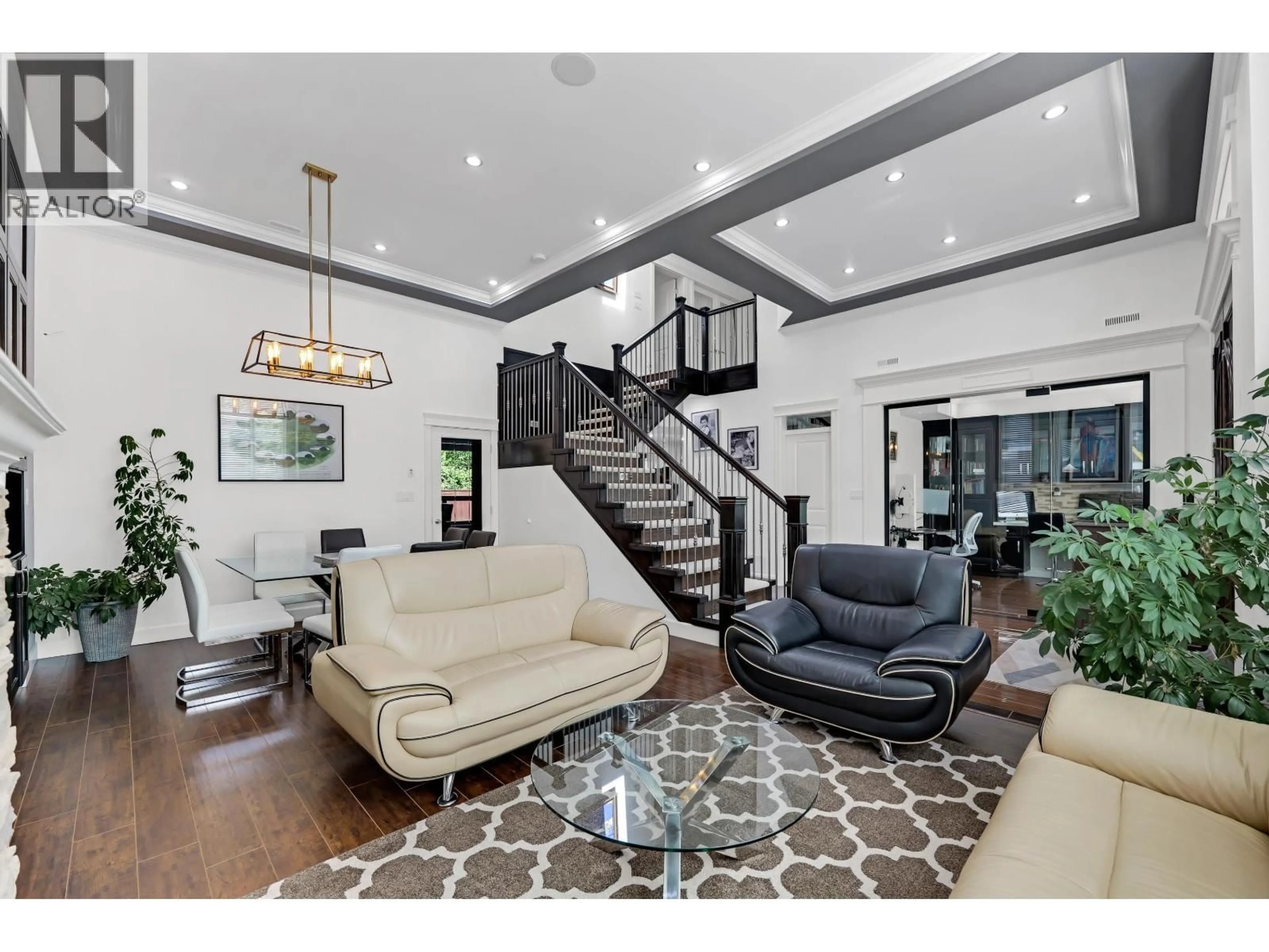 Living room with furniture, unknown for 41440 DRYDEN ROAD, Squamish British Columbia V8B1H0