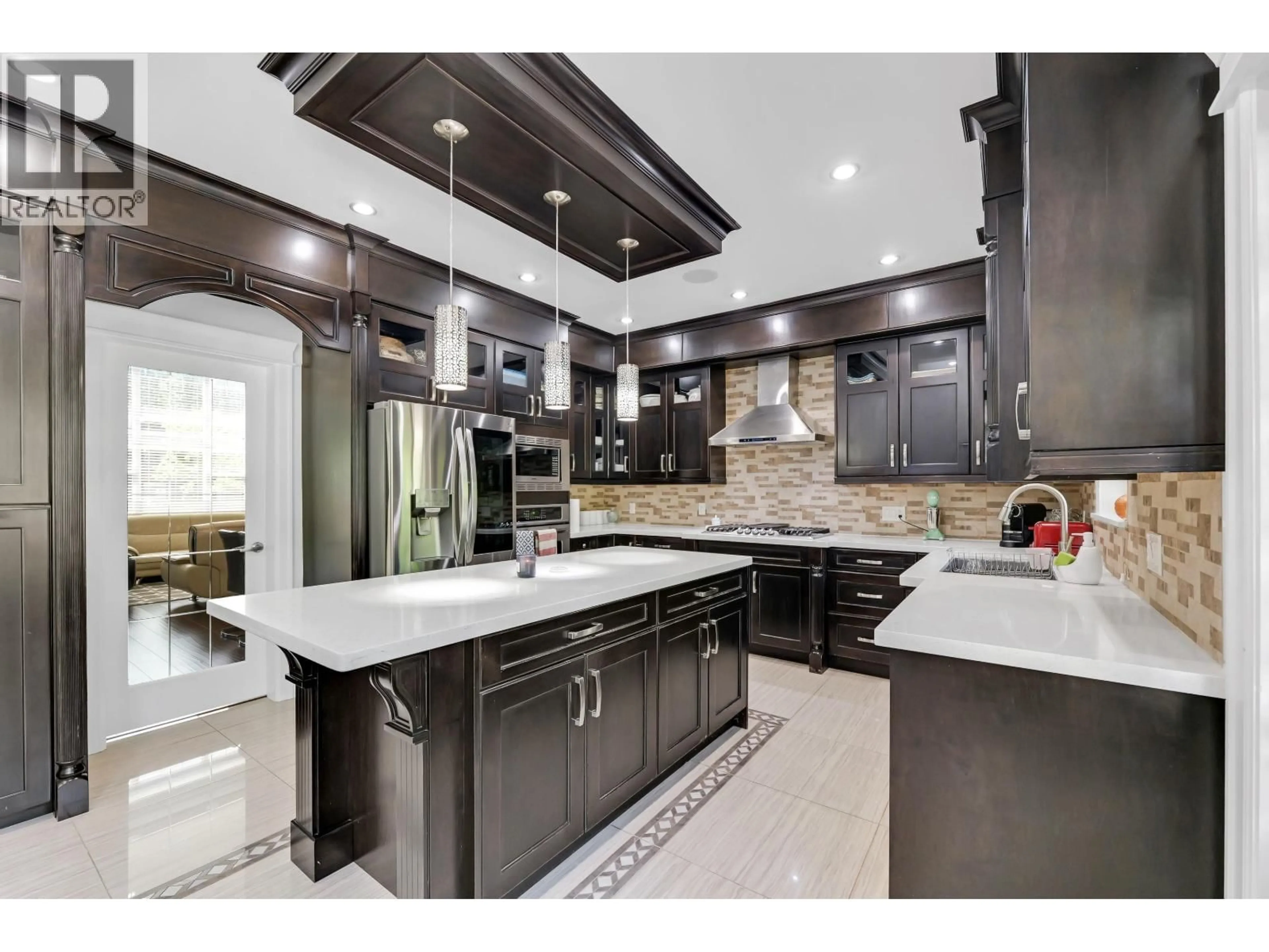 Contemporary kitchen, ceramic/tile floor for 41440 DRYDEN ROAD, Squamish British Columbia V8B1H0