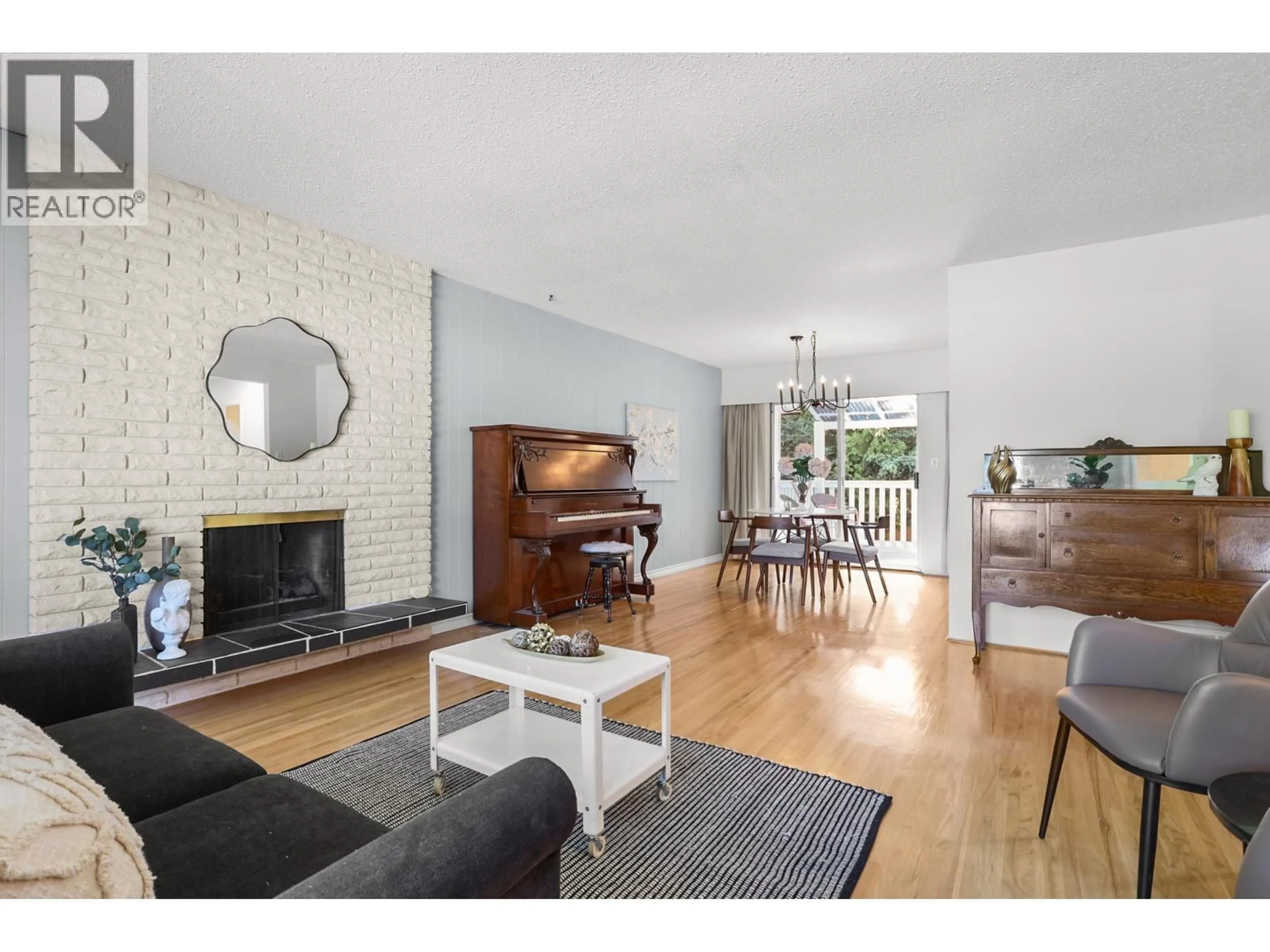 Living room with furniture, wood/laminate floor for 11663 MORRIS STREET, Maple Ridge British Columbia V2X5C5