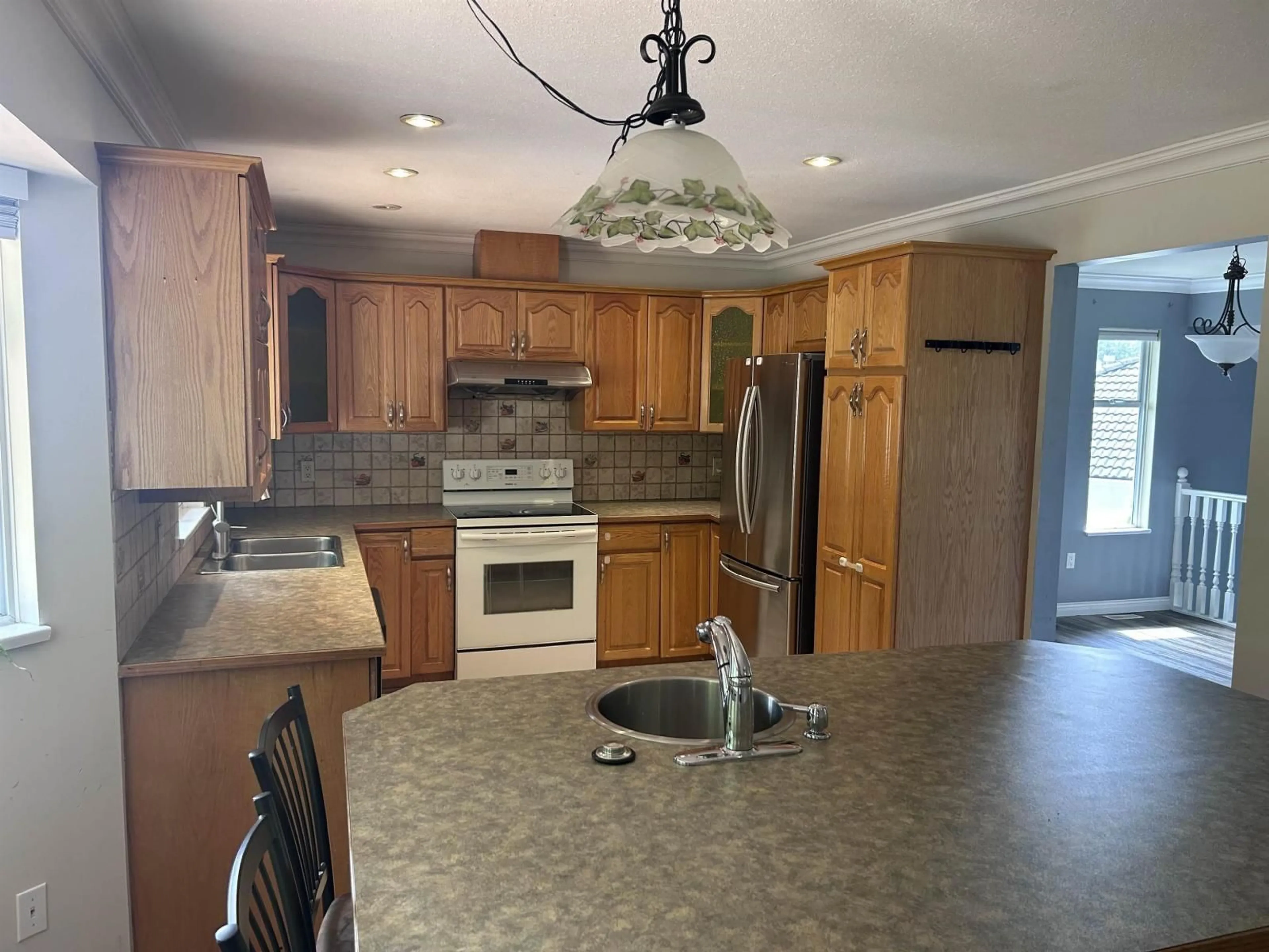 Open concept kitchen, unknown for 30922 SANDPIPER PLACE, Abbotsford British Columbia V2T5L5
