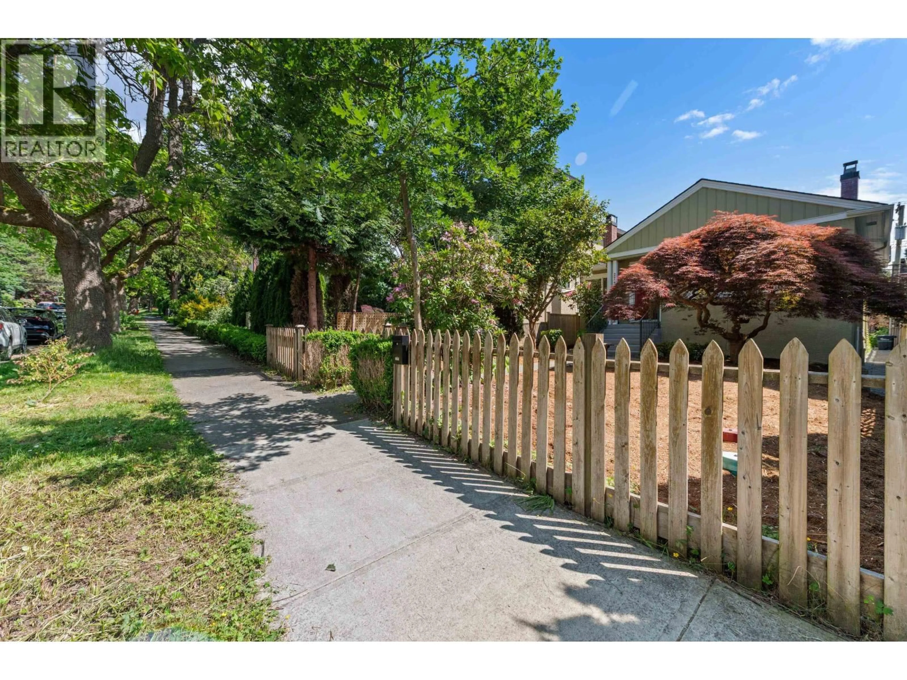 Unknown for 2744 10TH AVENUE, Vancouver British Columbia V6K2J9