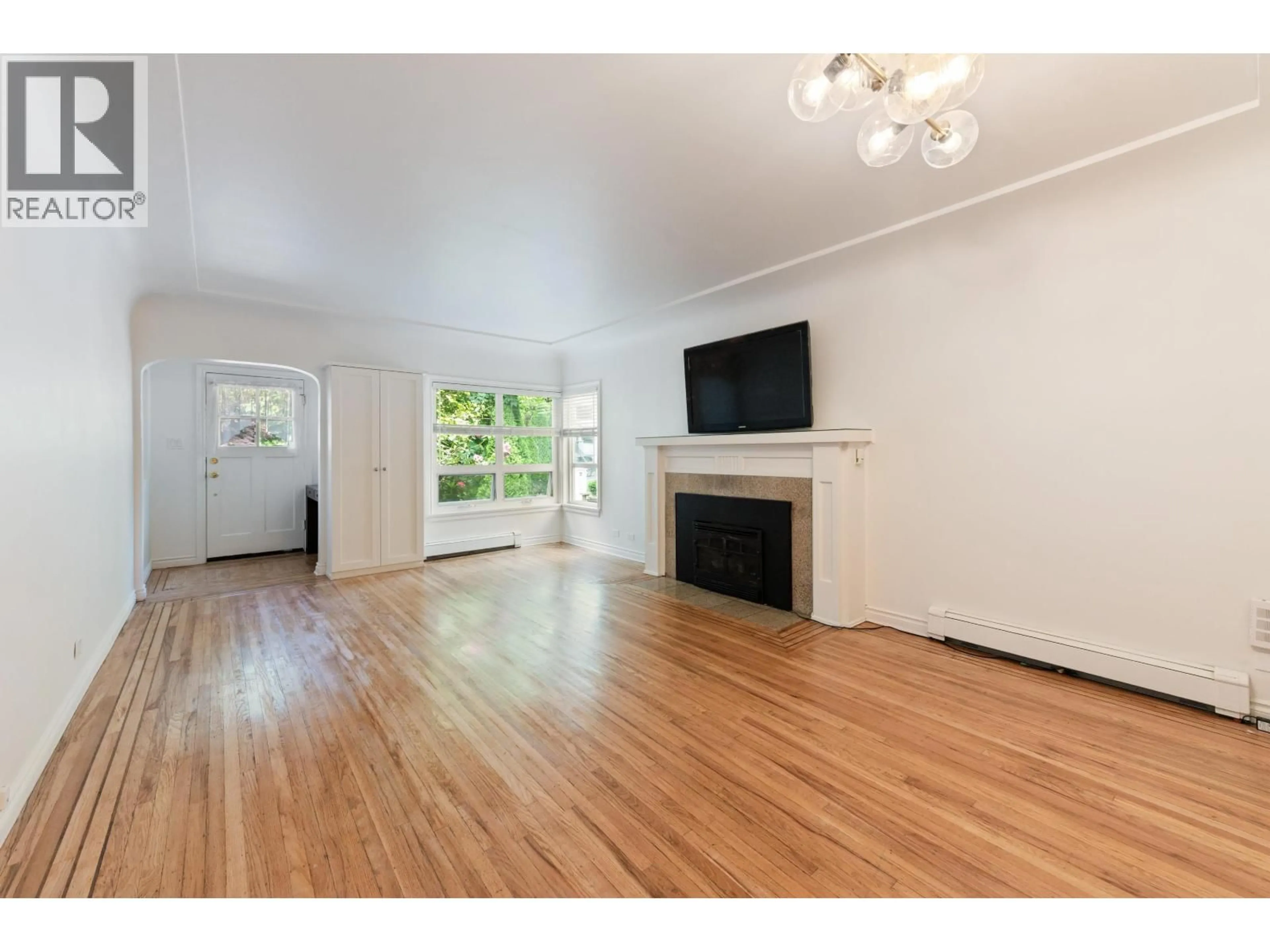 A pic of a room for 2744 10TH AVENUE, Vancouver British Columbia V6K2J9