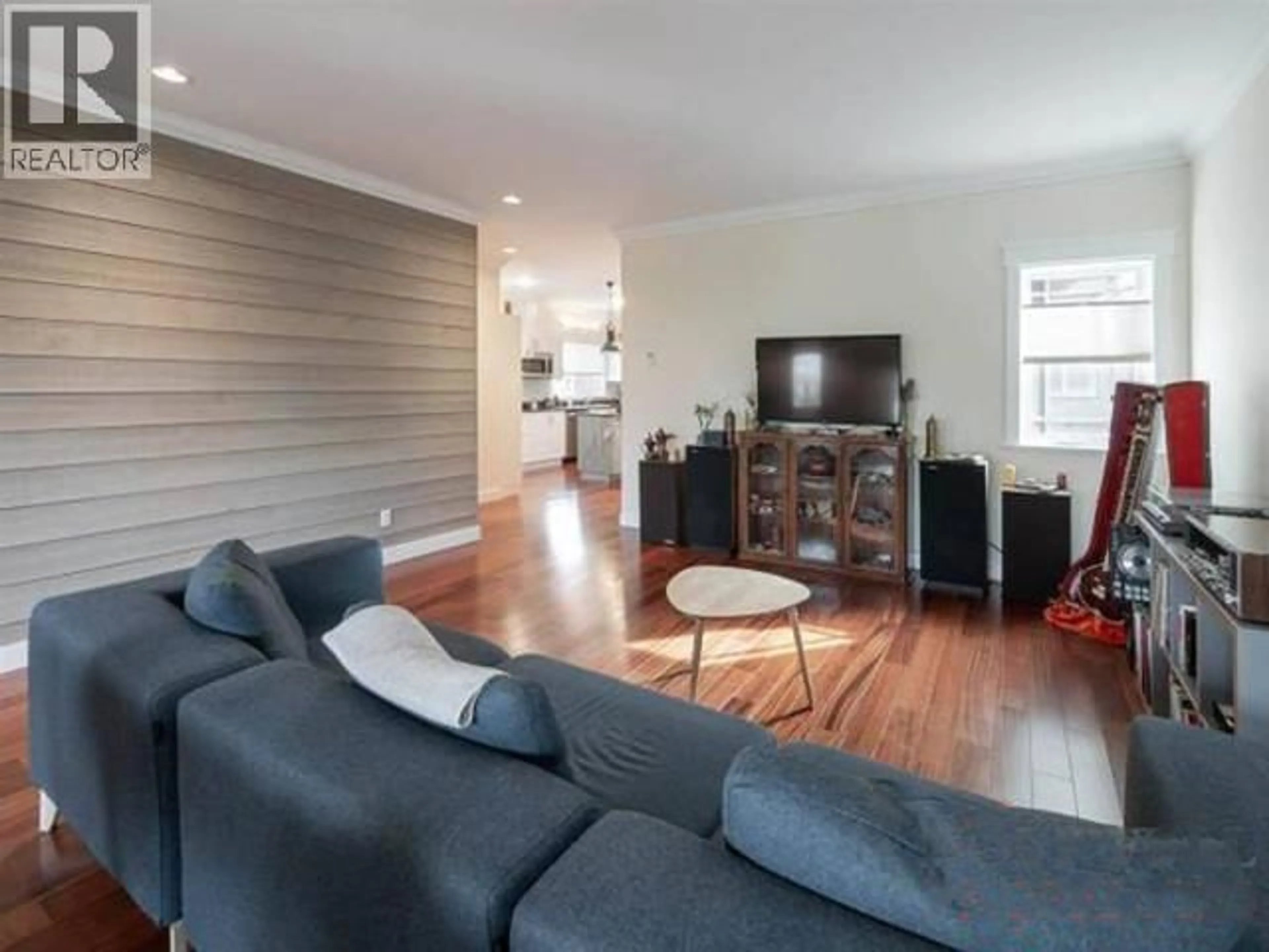 Living room with furniture, wood/laminate floor for 758 GERUSSI LANE, Gibsons British Columbia V0N1V7